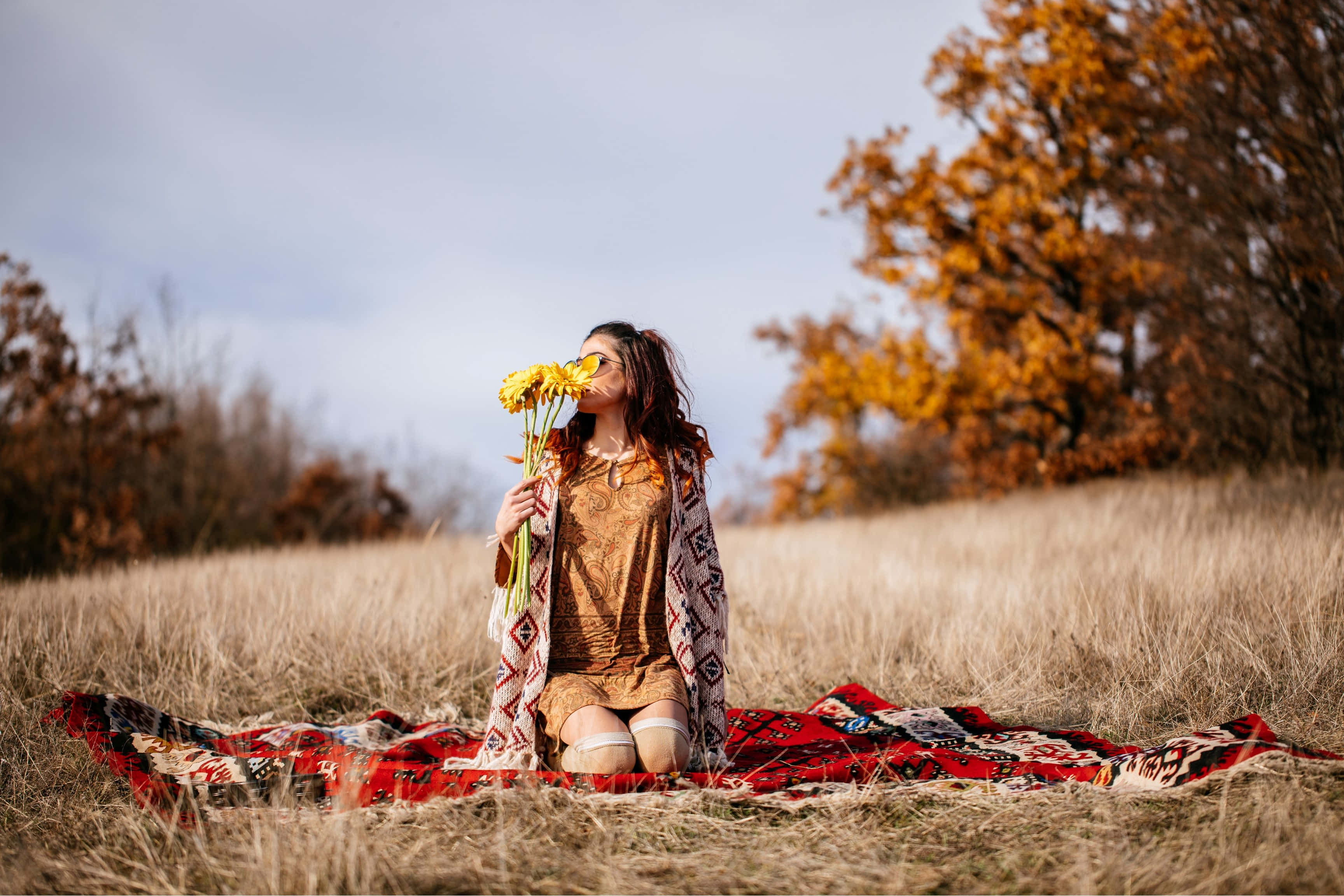 boho hippie woman, patterned shawl, colorful rug, 2K Desktop Wallpaper