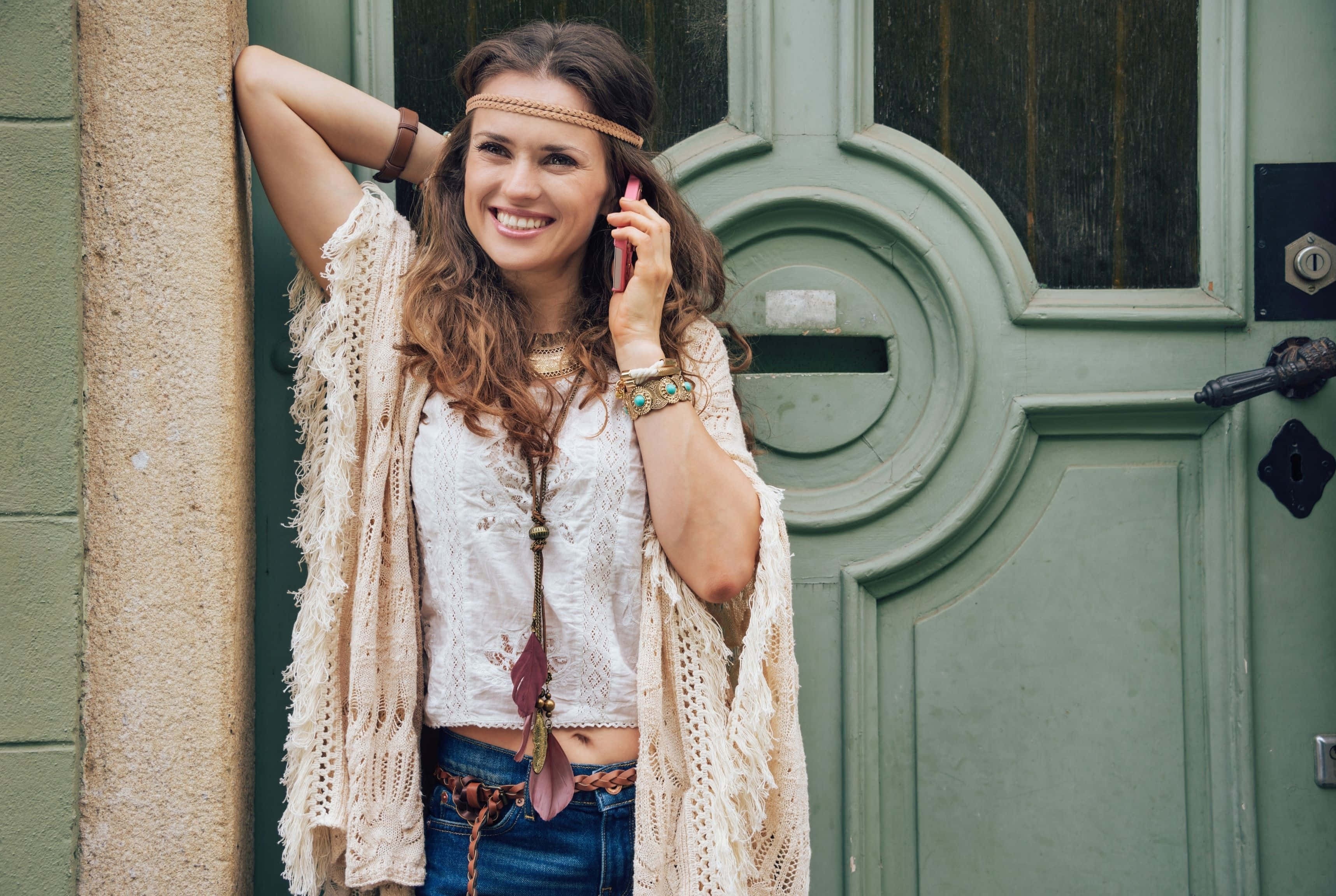 boho chic hippie woman, smiling, green door, 2K Desktop Wallpaper