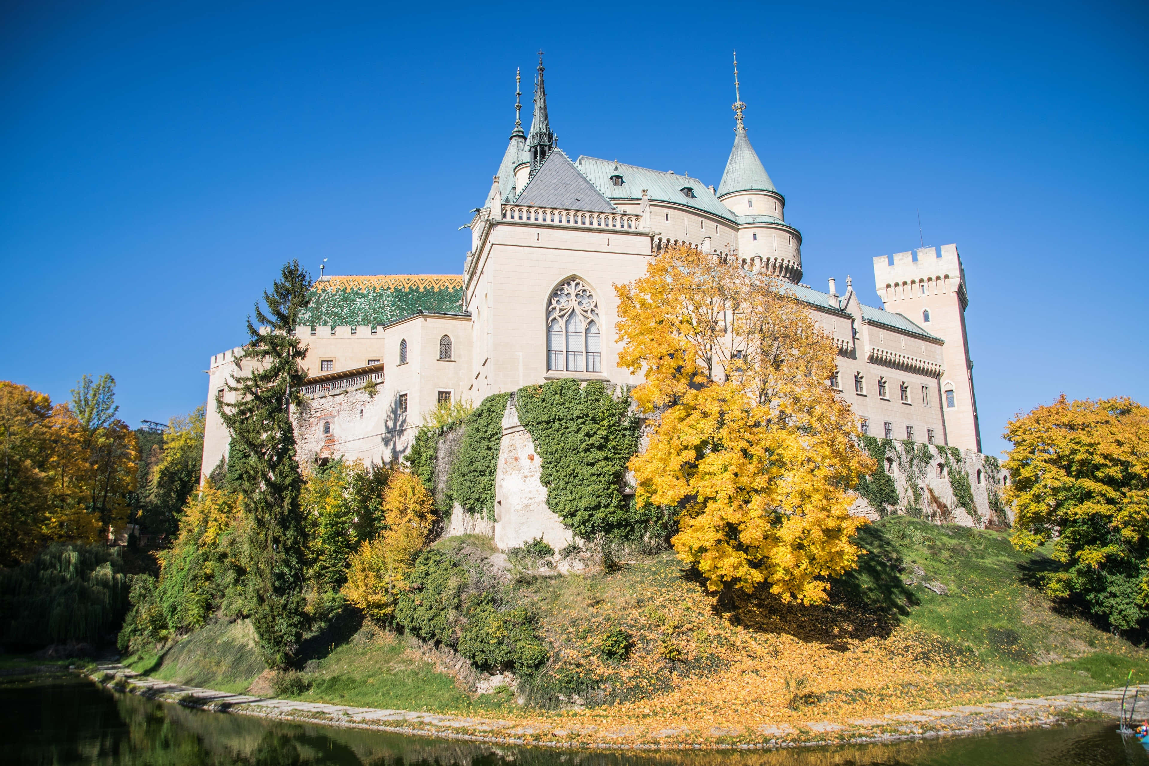 Bojnice Castle, Gothic castle, hillside, 4K Desktop Wallpaper