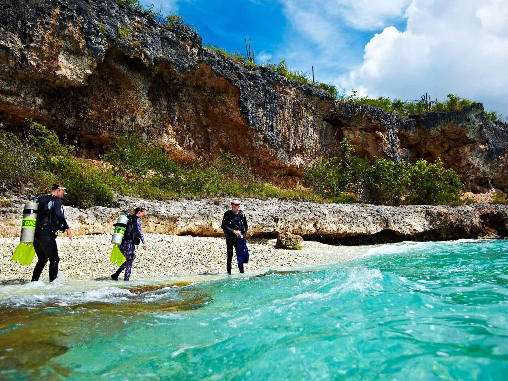 Bonaire, scuba divers, wetsuits, HD Desktop Wallpaper