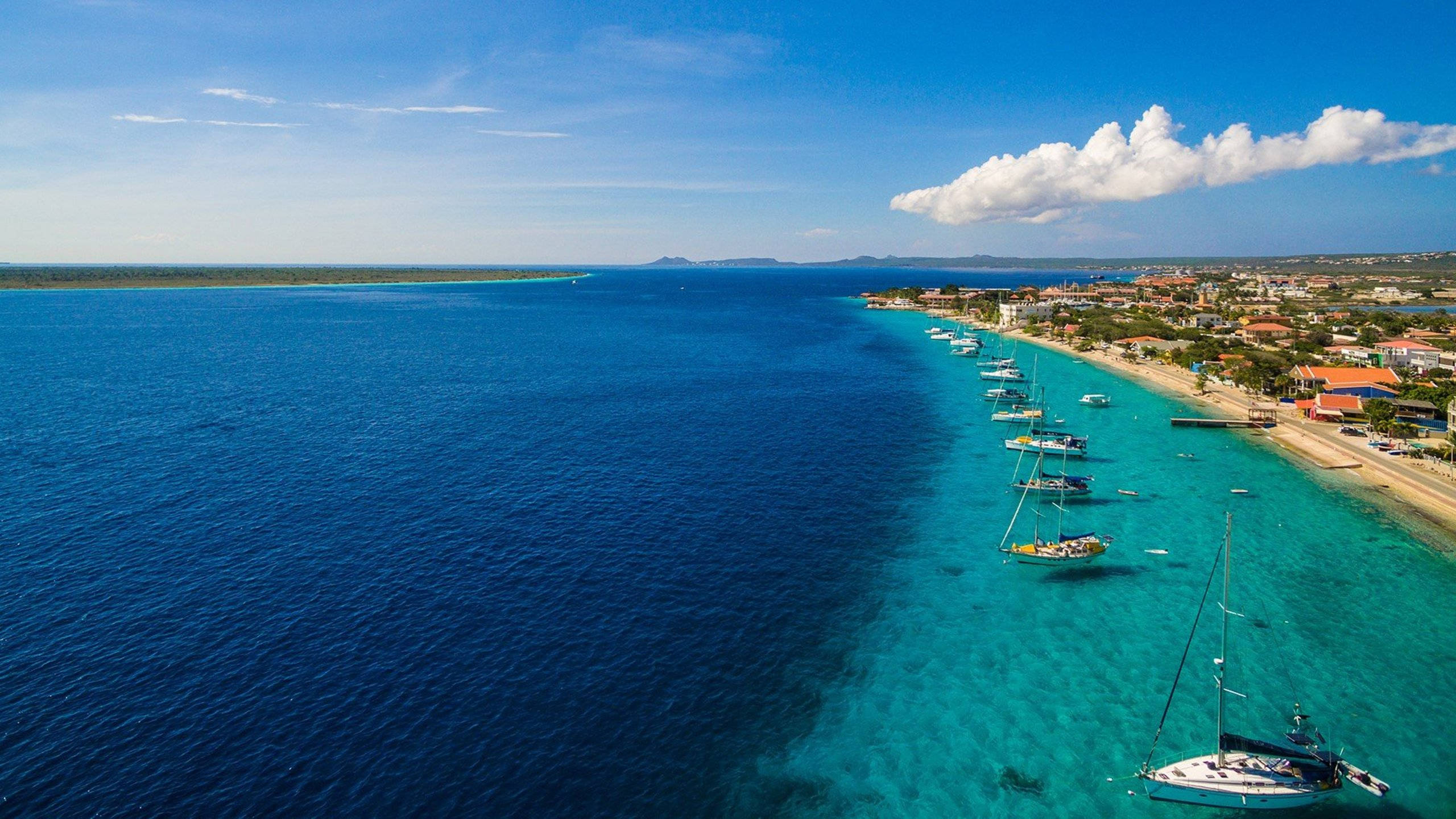 Bonaire, Blue Sea, turquoise waters, 2K Desktop Wallpaper