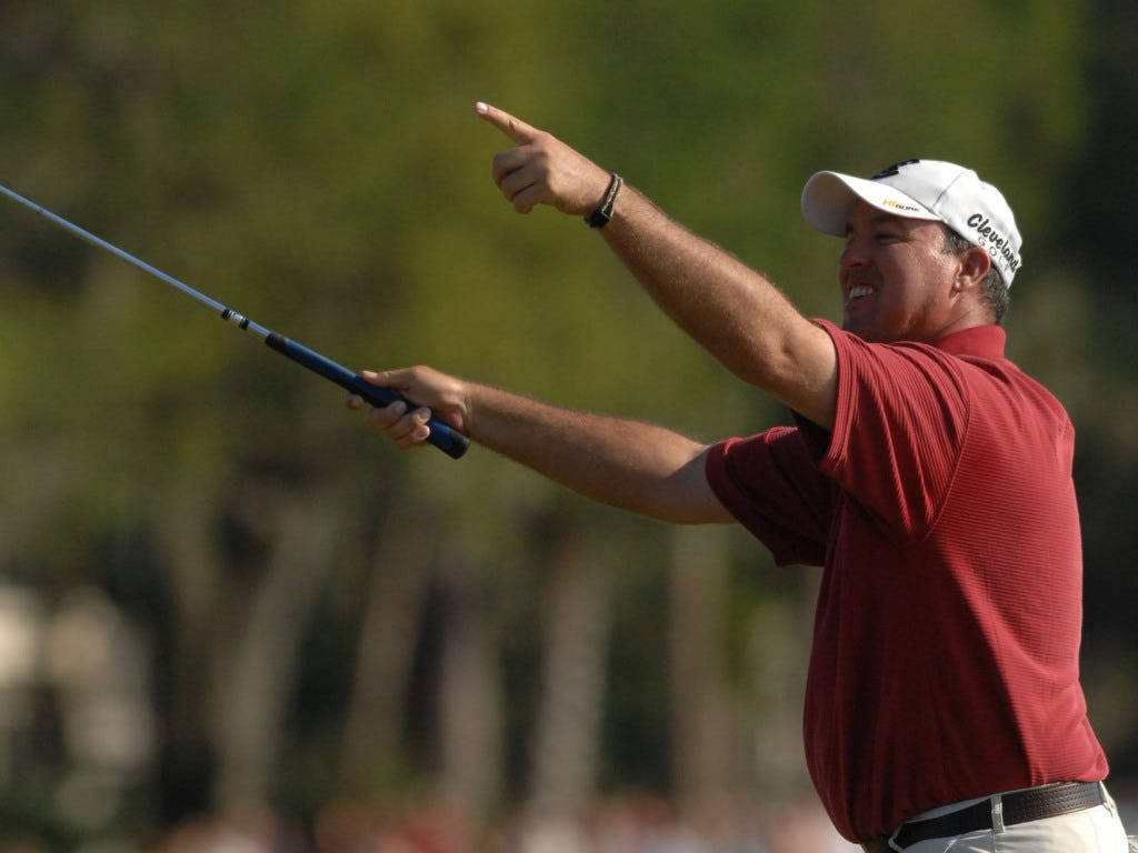 Boo Weekley, red shirt, white cap, SD Desktop Wallpaper