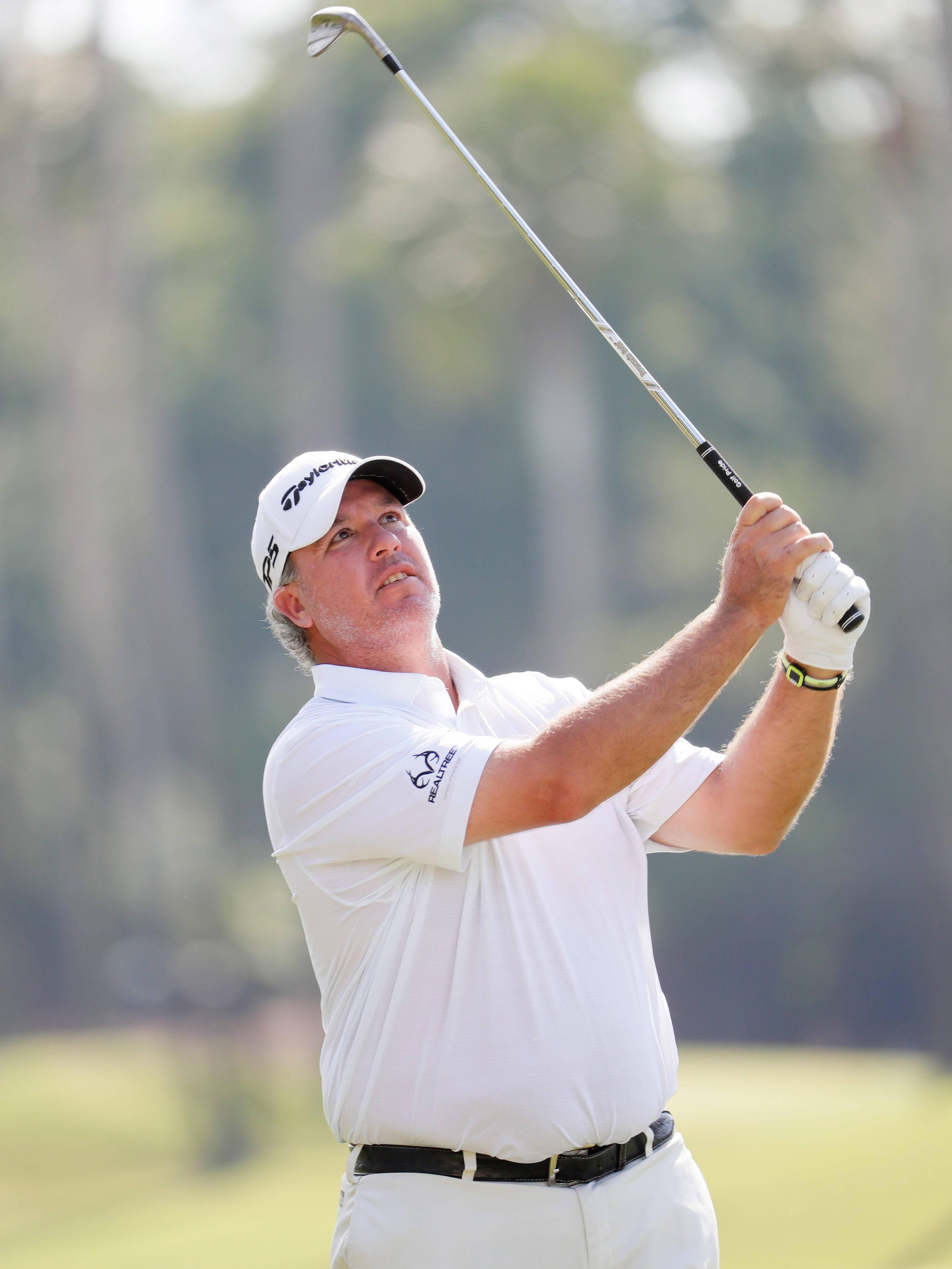 Boo Weekley, white attire, green fairway, 4K Phone Wallpaper
