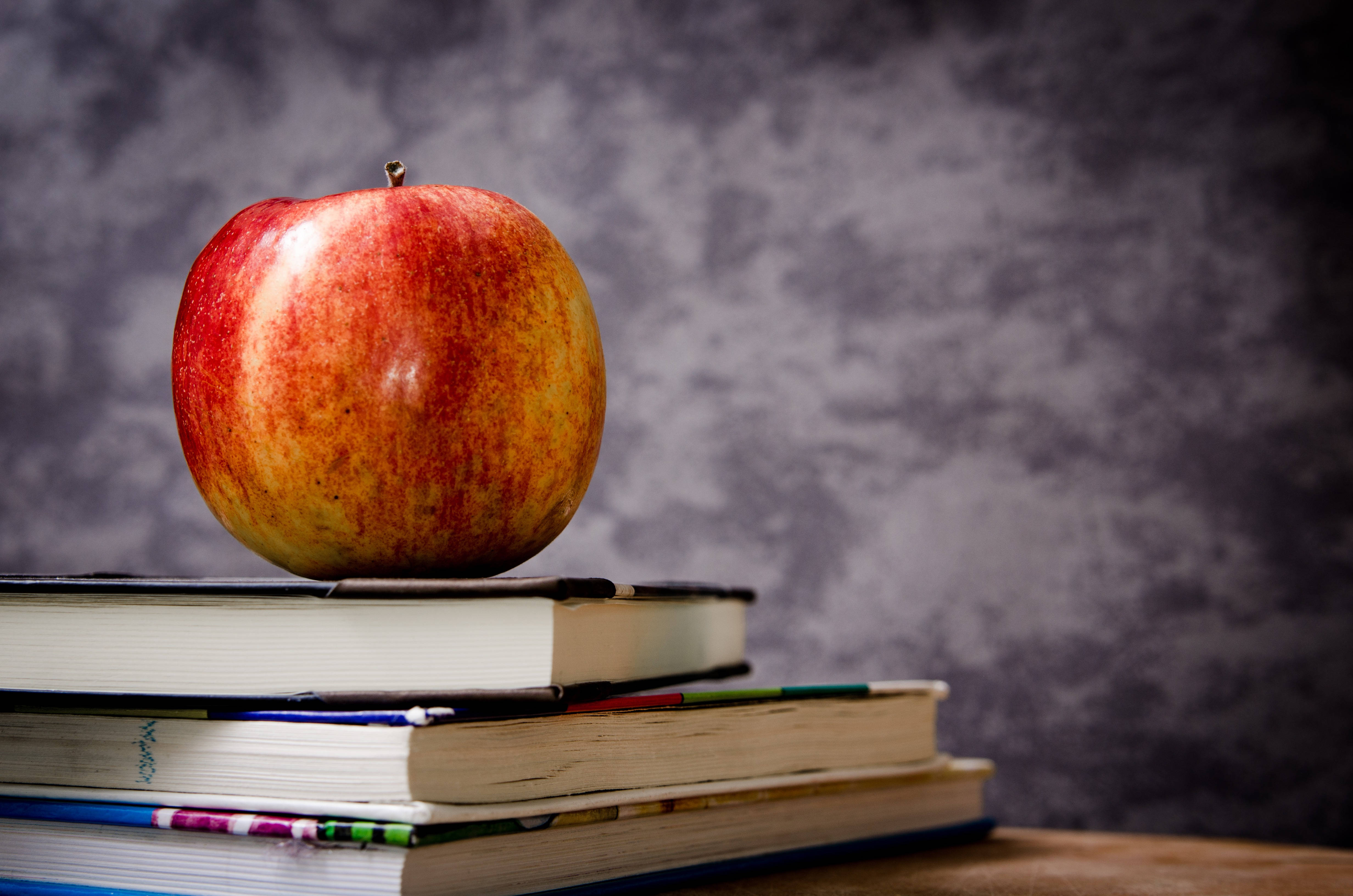apple, books, ripe red apple, 4K Desktop Wallpaper