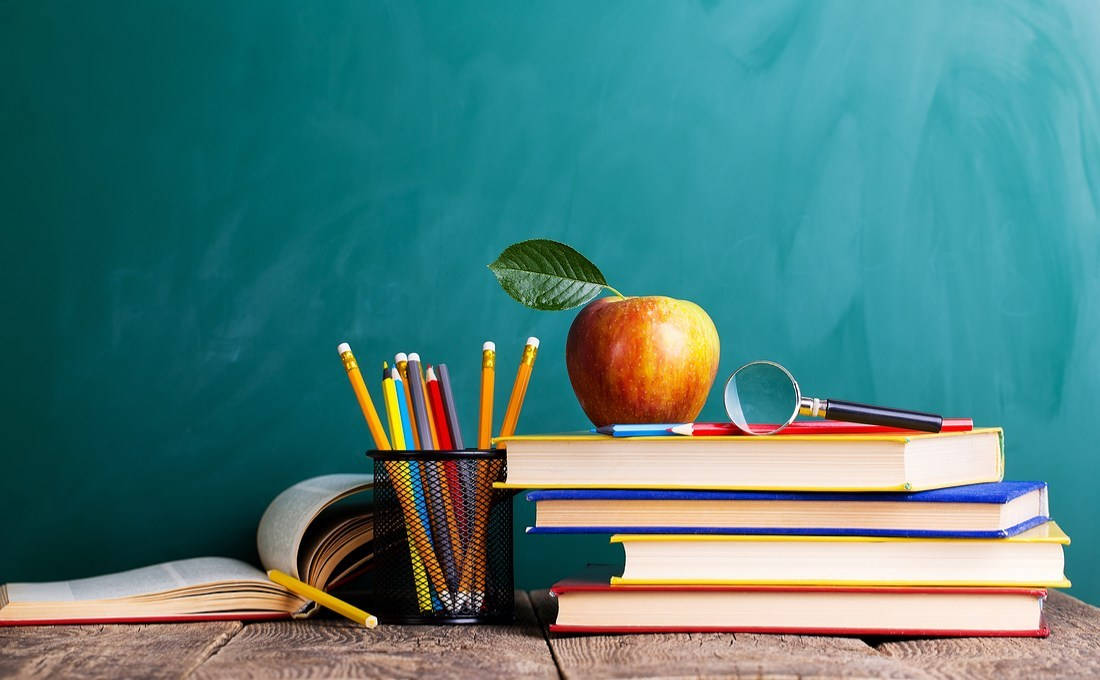 Education Apple, stack of colorful books, red apple, SD Desktop Wallpaper