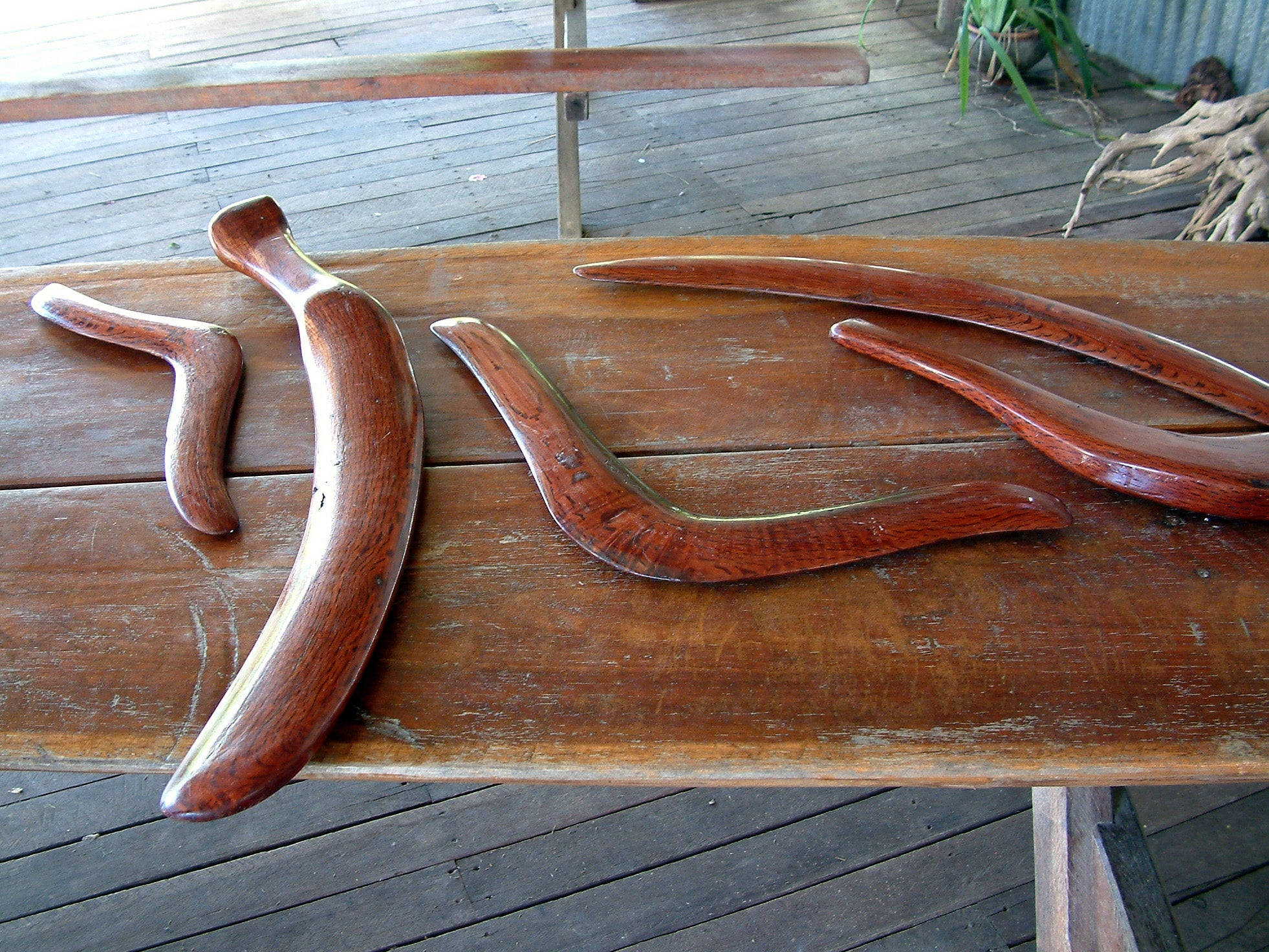large wooden boomerangs, polished wooden boomerangs, rich grain, Full HD Desktop Wallpaper