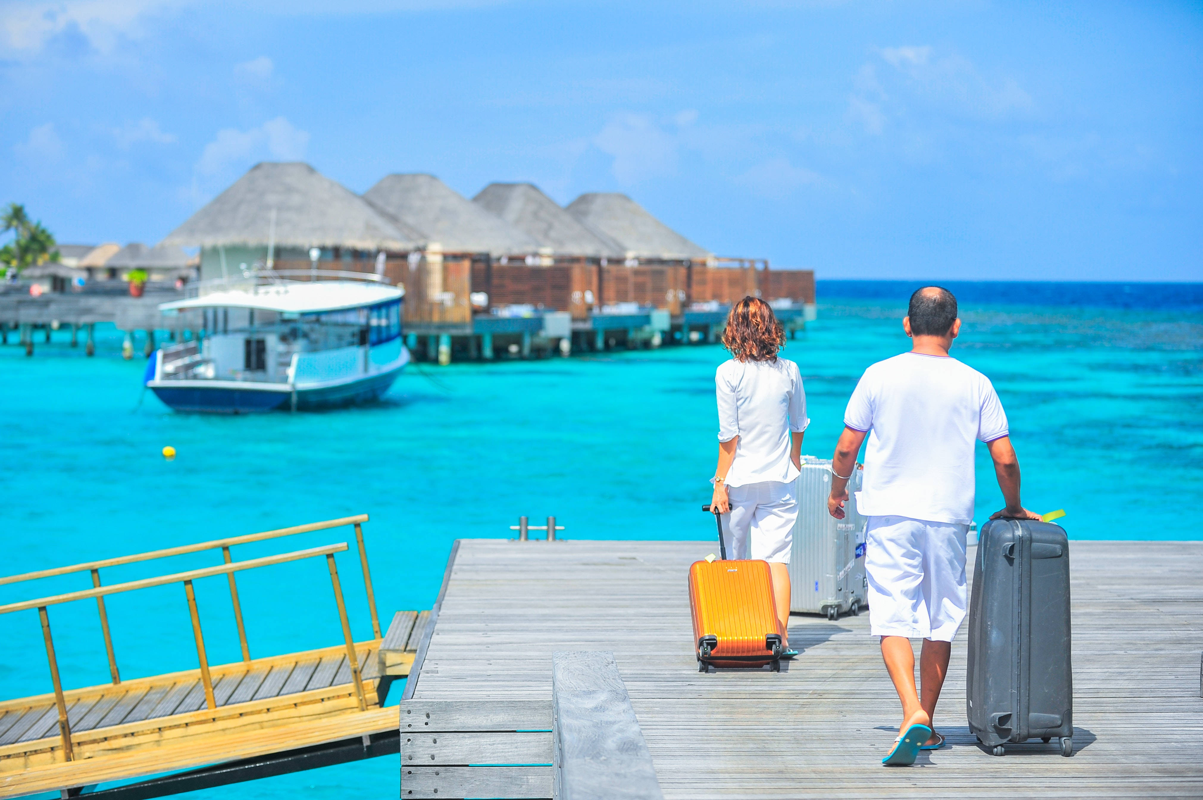 Bora Bora, overwater bungalows, wooden pier, 4K Desktop Wallpaper