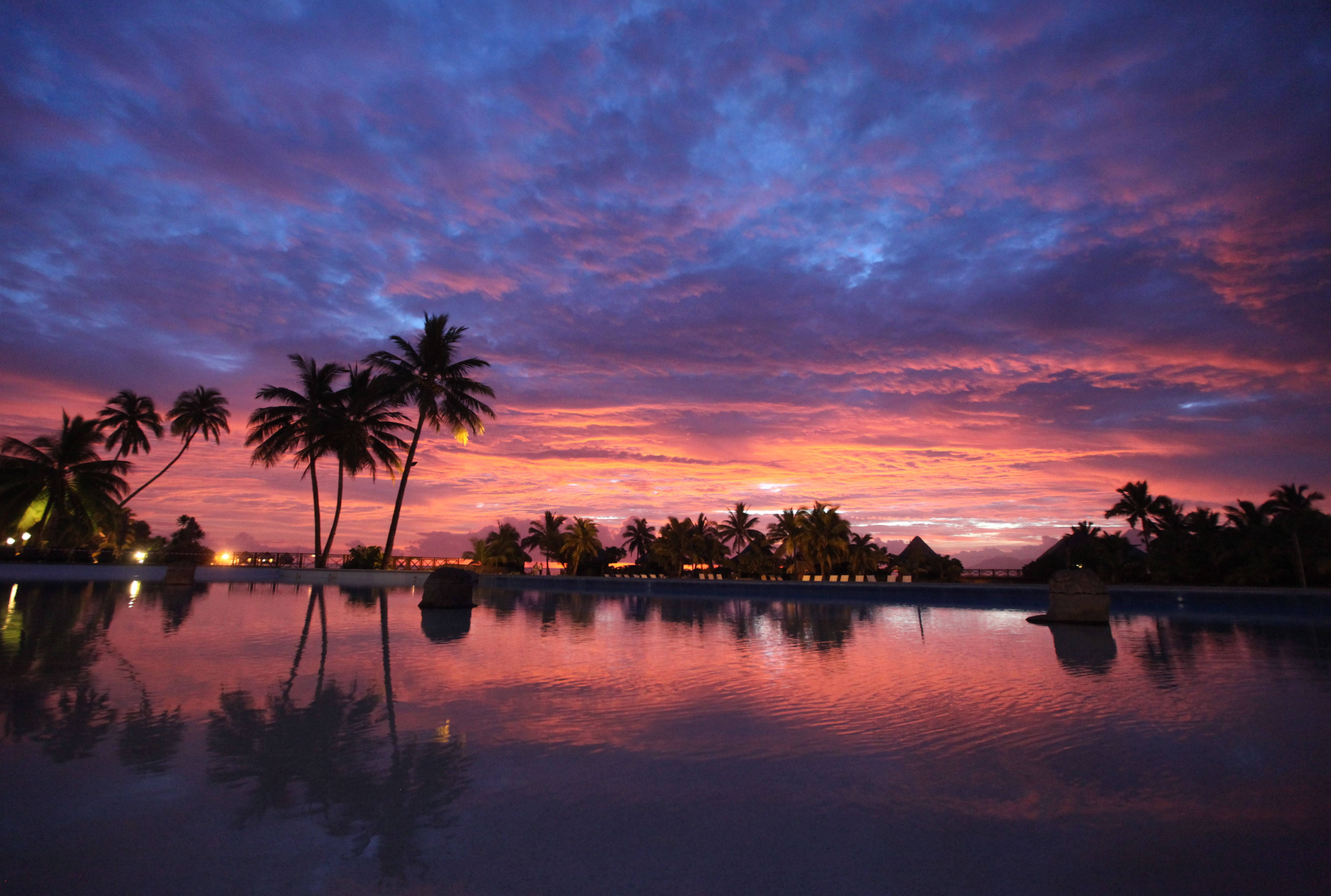 Bora Bora, beautiful sunset, infinity pool, 5K Desktop Wallpaper