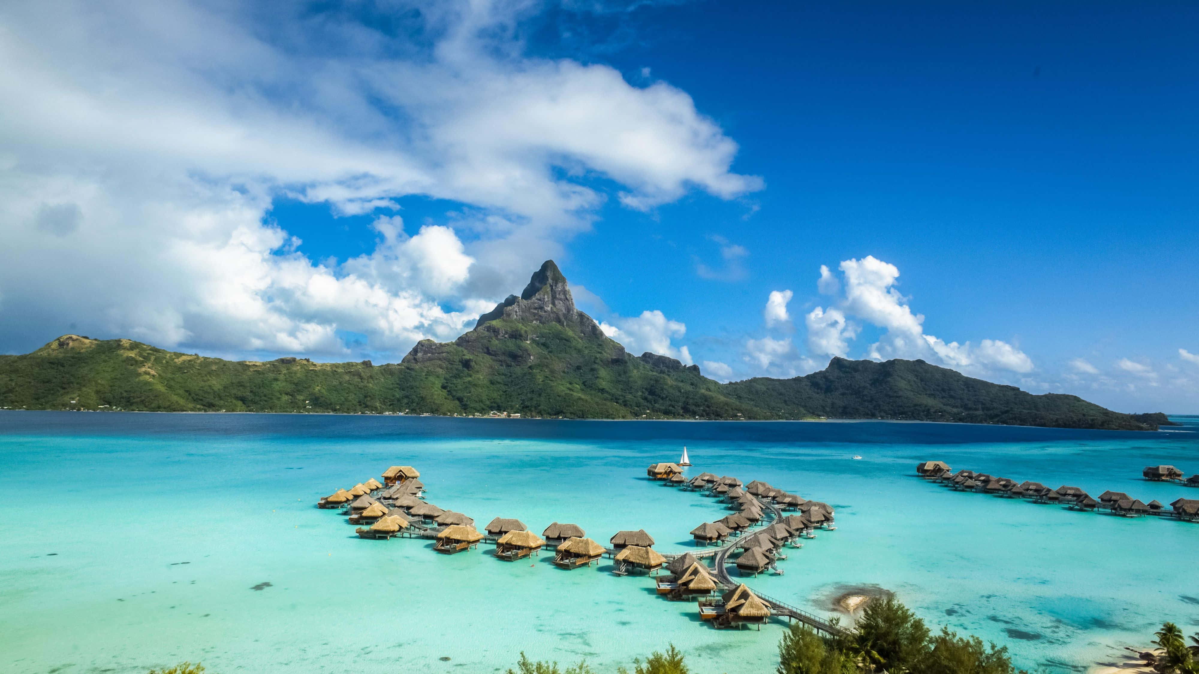 Bora Bora Beach, overwater bungalows, turquoise lagoon, 4K Desktop Wallpaper