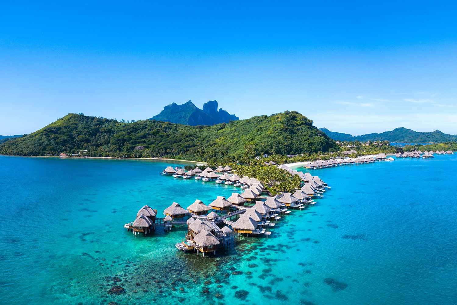 Bora Bora Beach, overwater bungalows, thatched roofs, HD Desktop Wallpaper