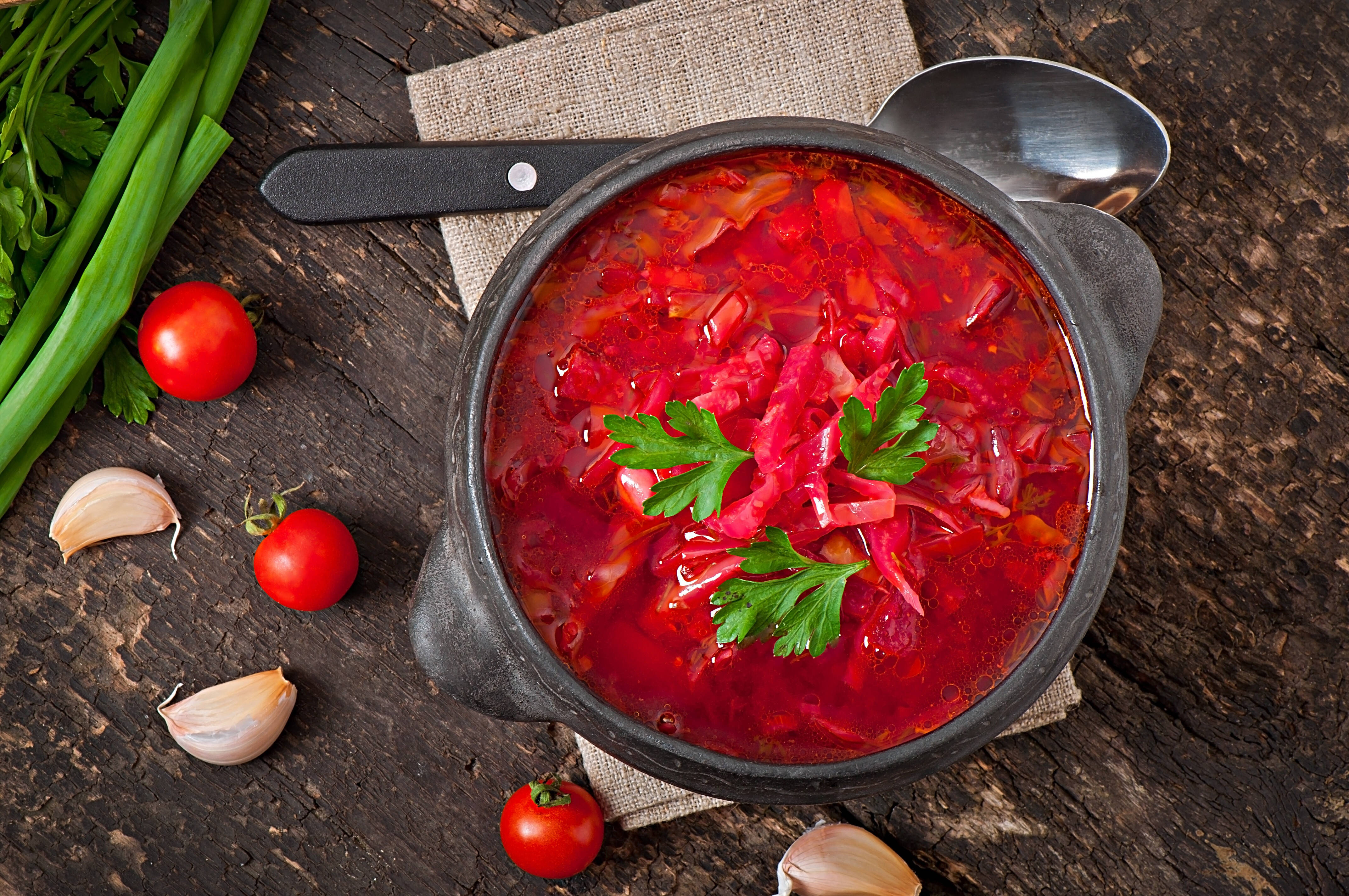 Cherry Tomatoes Borscht, vibrant red borscht, parsley, 4K Desktop Wallpaper