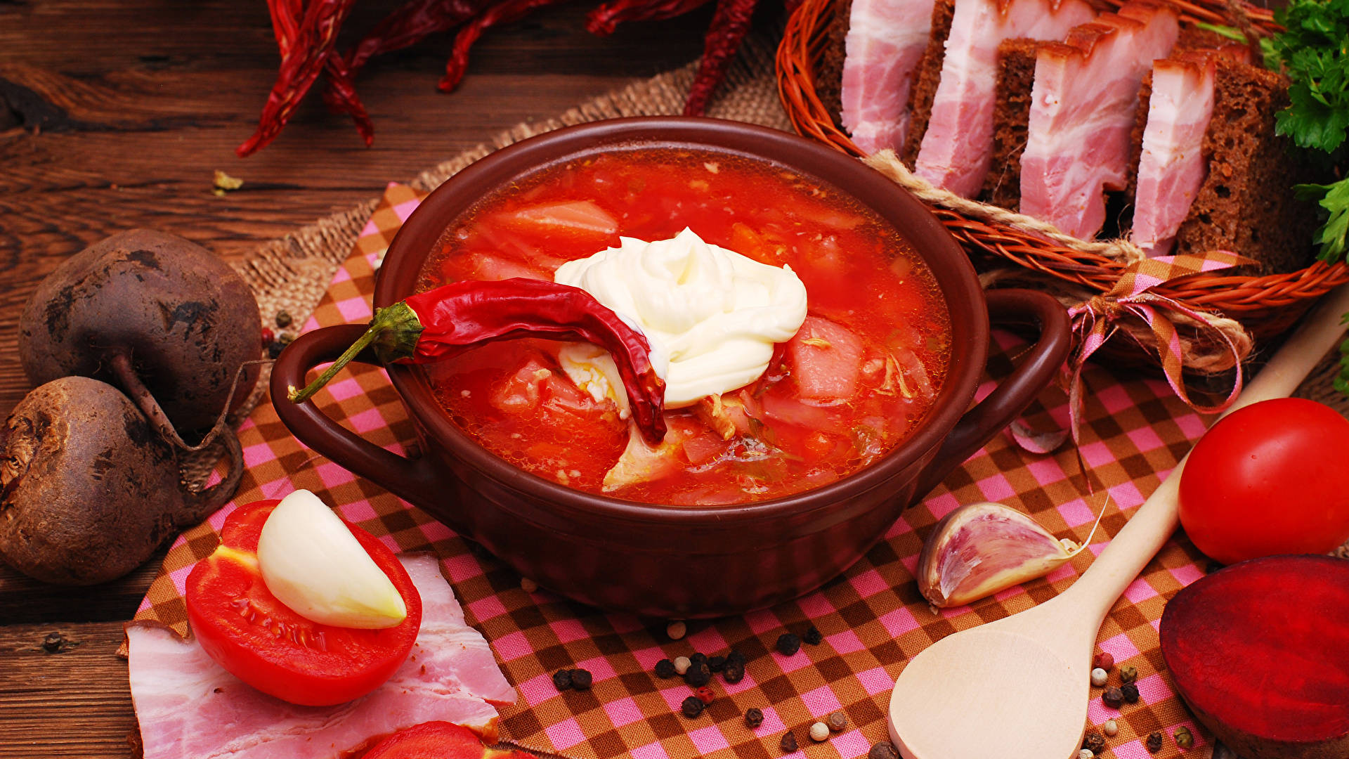 chili tomato borscht, vibrant red borscht, sour cream, Full HD Desktop Wallpaper