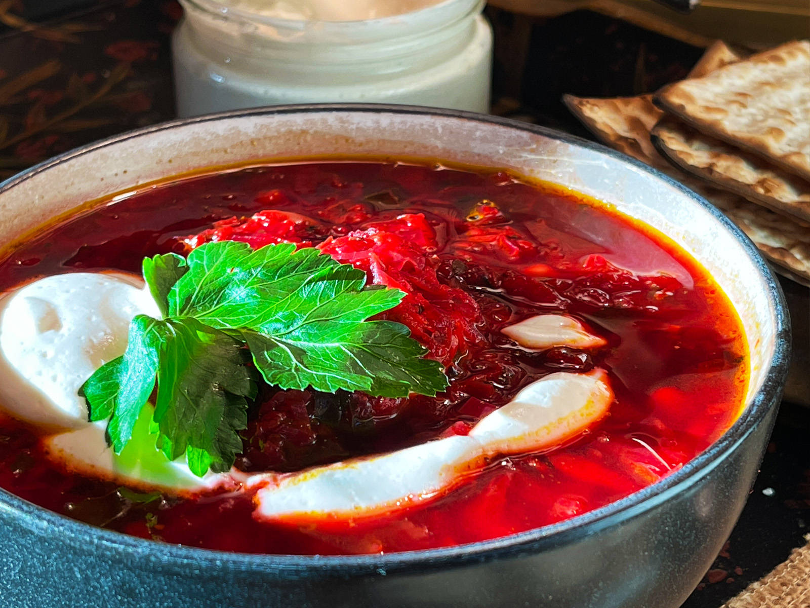 creamy cabbage borscht, sour cream, fresh parsley, HD Desktop Wallpaper