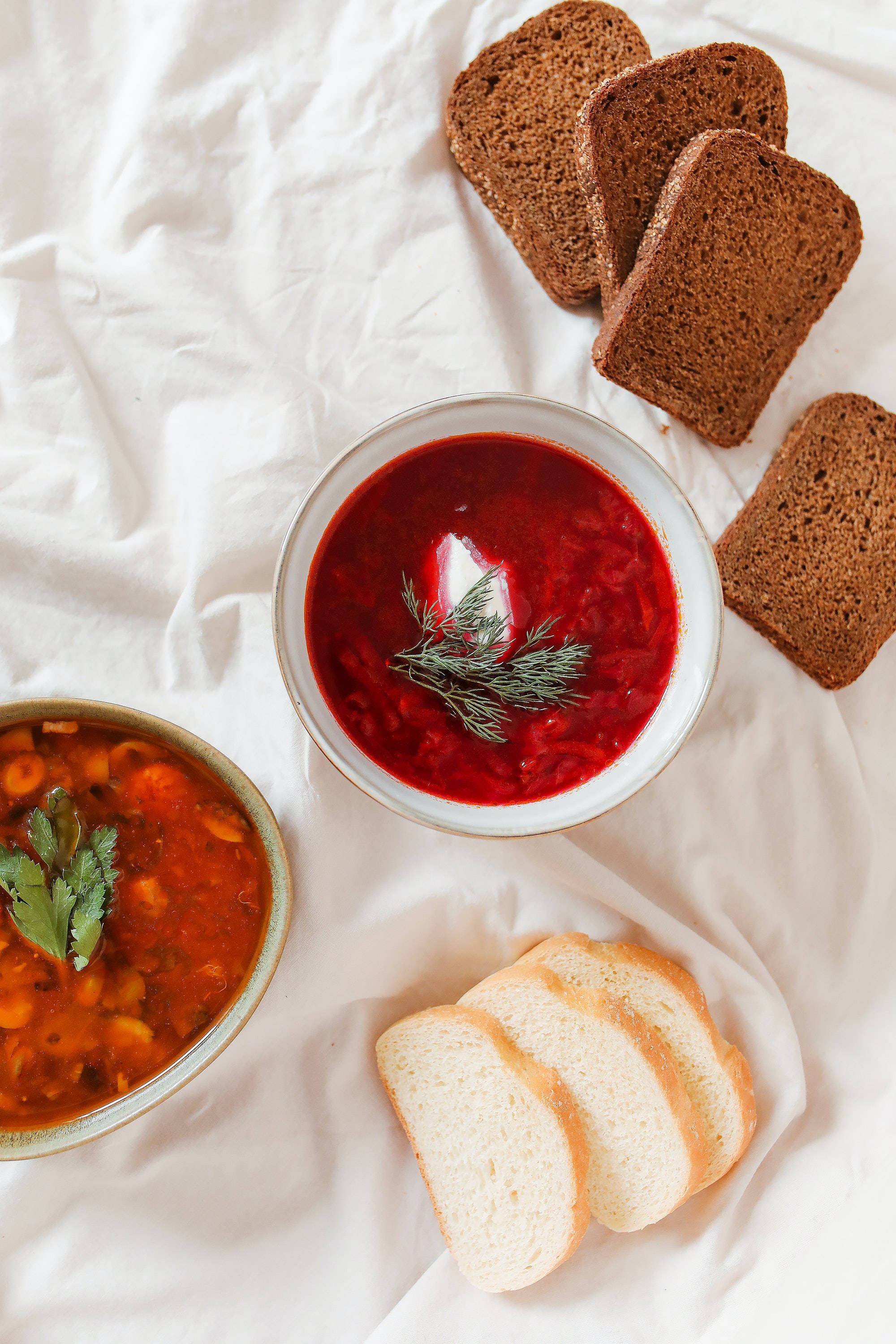 Borscht, bread, vibrant soup, 2K Phone Wallpaper