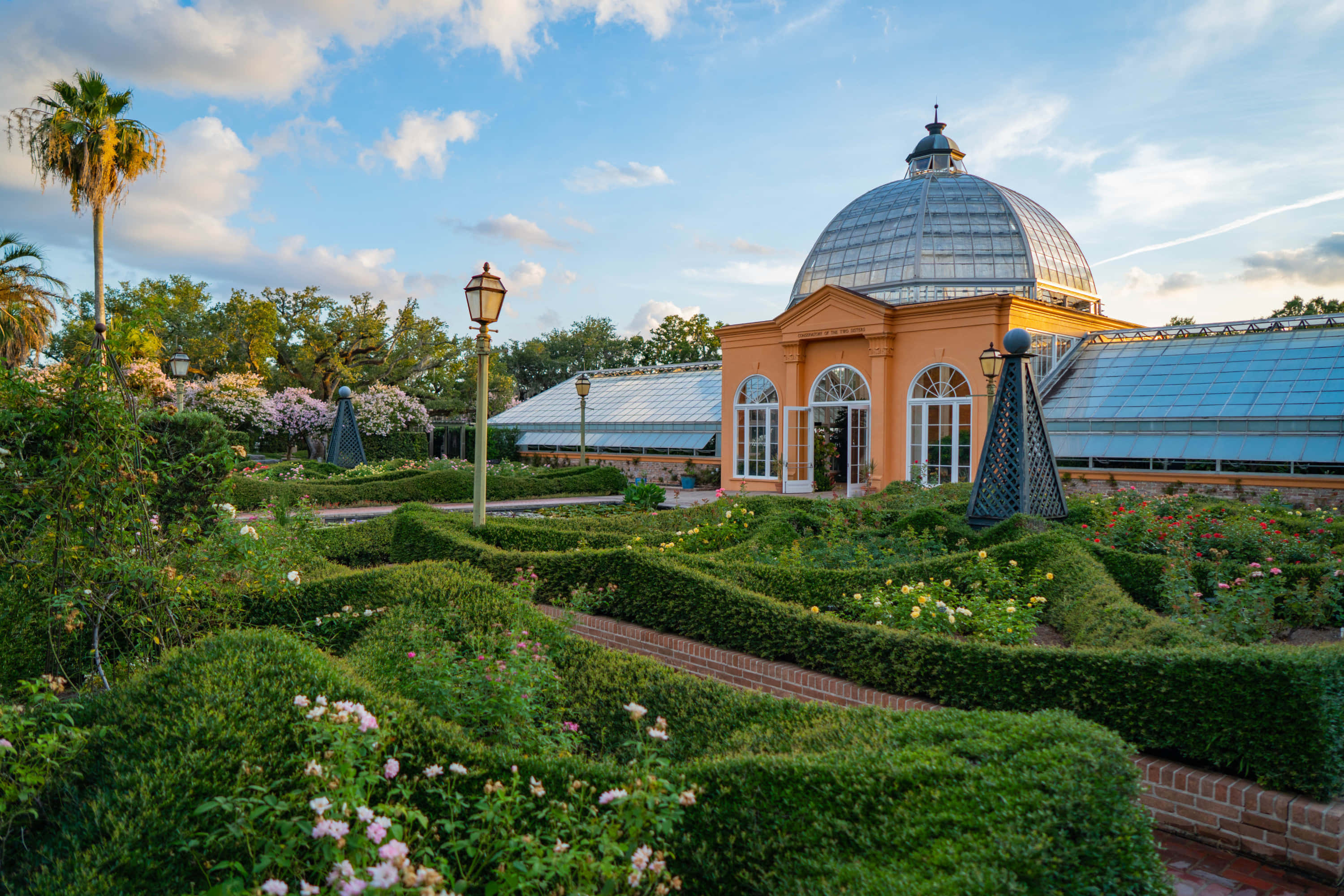 Botanical Garden, glass-domed conservatory, rose garden, 2K Desktop Wallpaper