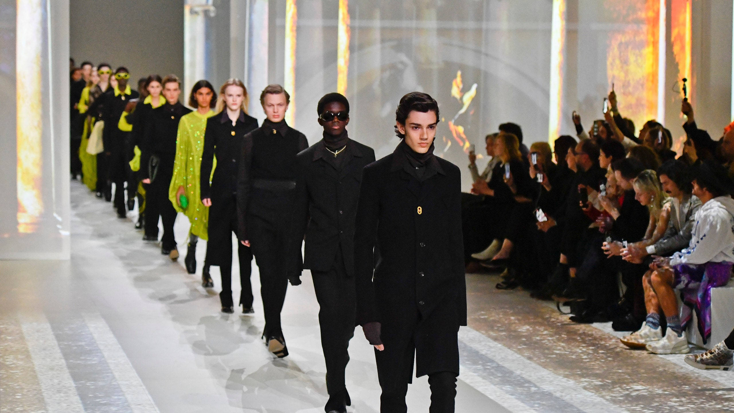 Bottega Veneta, glossy runway, seated spectators, 2K Desktop Wallpaper
