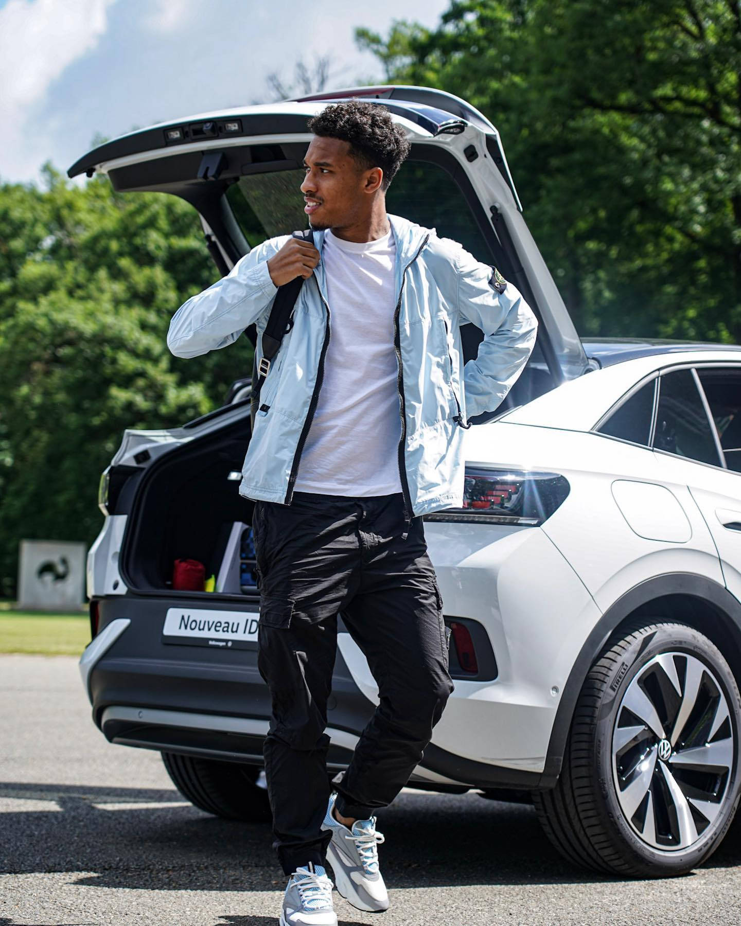 Boubacar Kamara, white SUV, open trunk, HD Phone Wallpaper