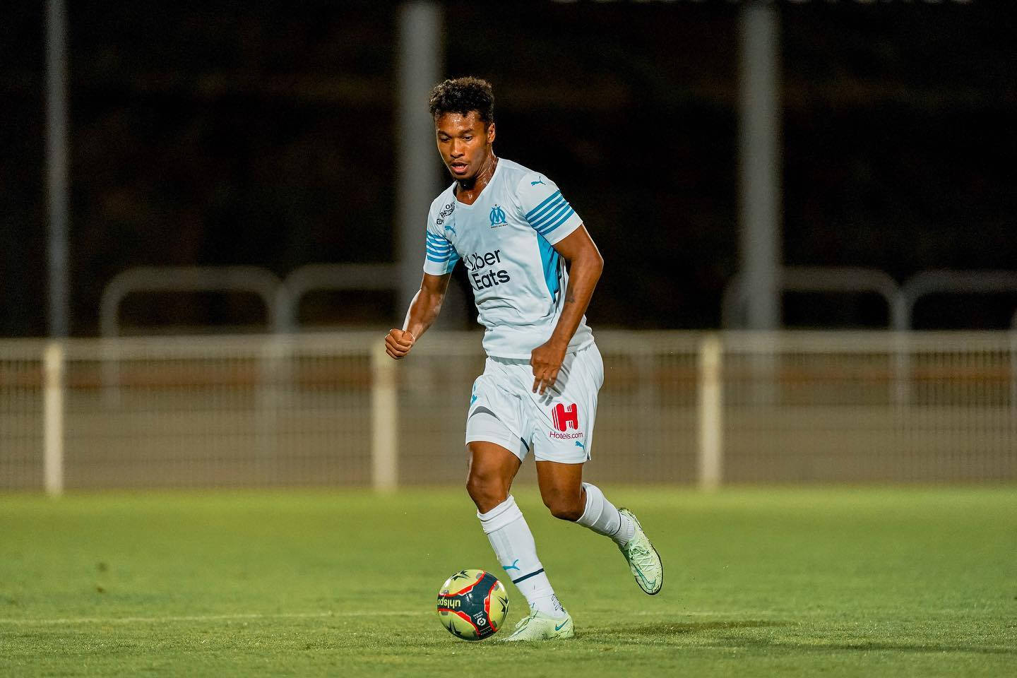 Boubacar Kamara, light blue kit, colorful ball, HD Desktop Wallpaper