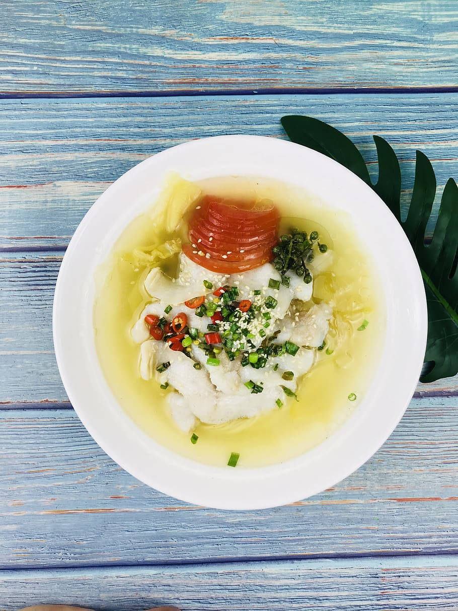 creamy bouillabaisse, clear broth, tomato slices, SD Phone Wallpaper