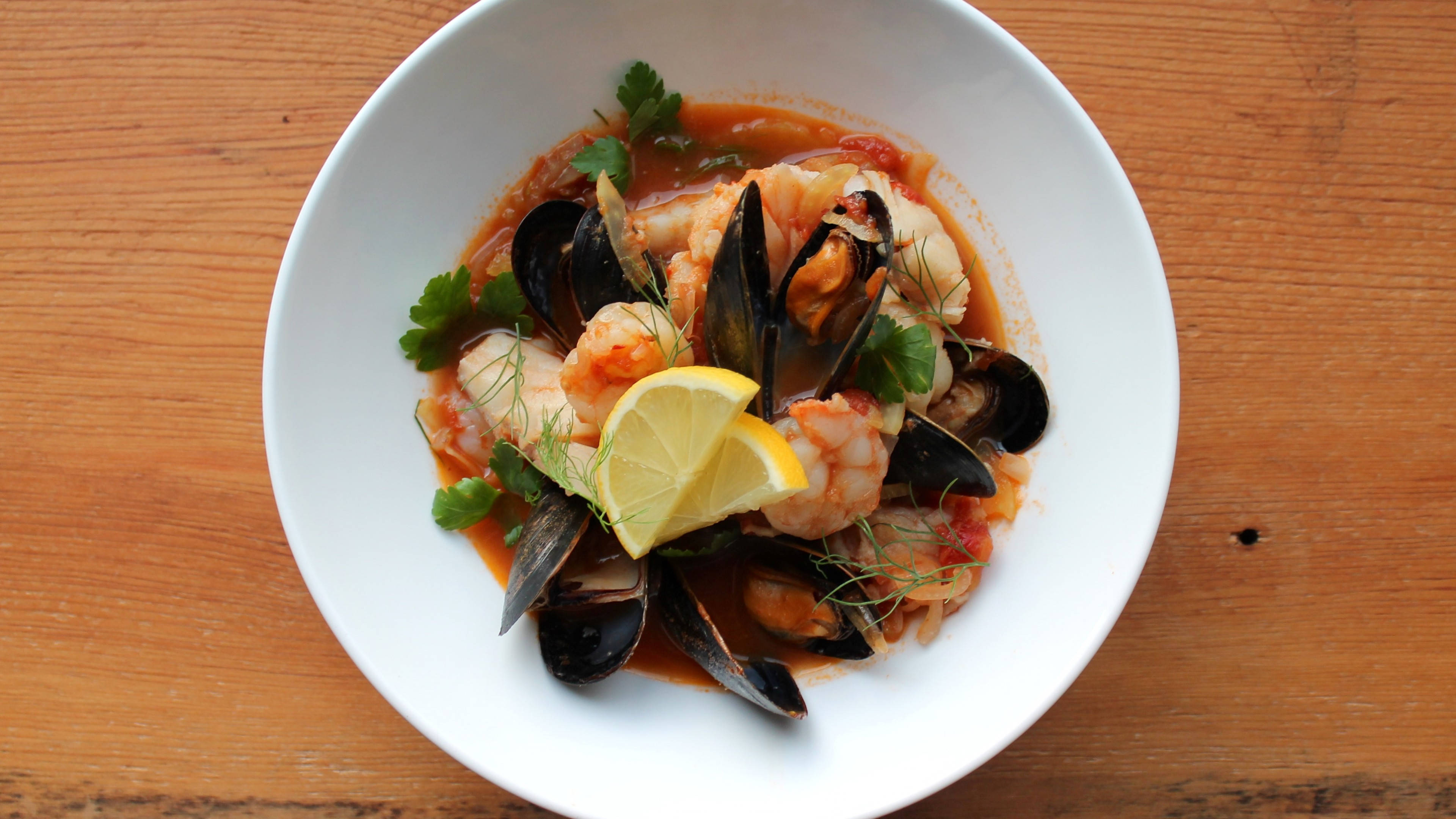 white porcelain bowl, bouillabaisse dish, vibrant seafood stew, 4K Desktop Wallpaper
