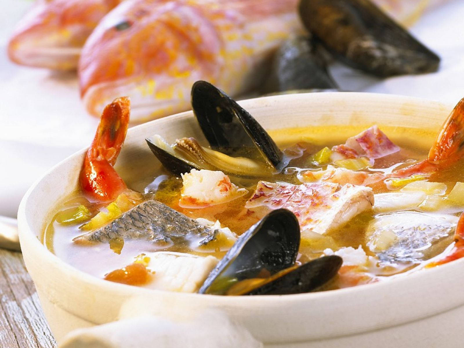 Bouillabaisse, seafood soup, steamed fish, HD Desktop Wallpaper