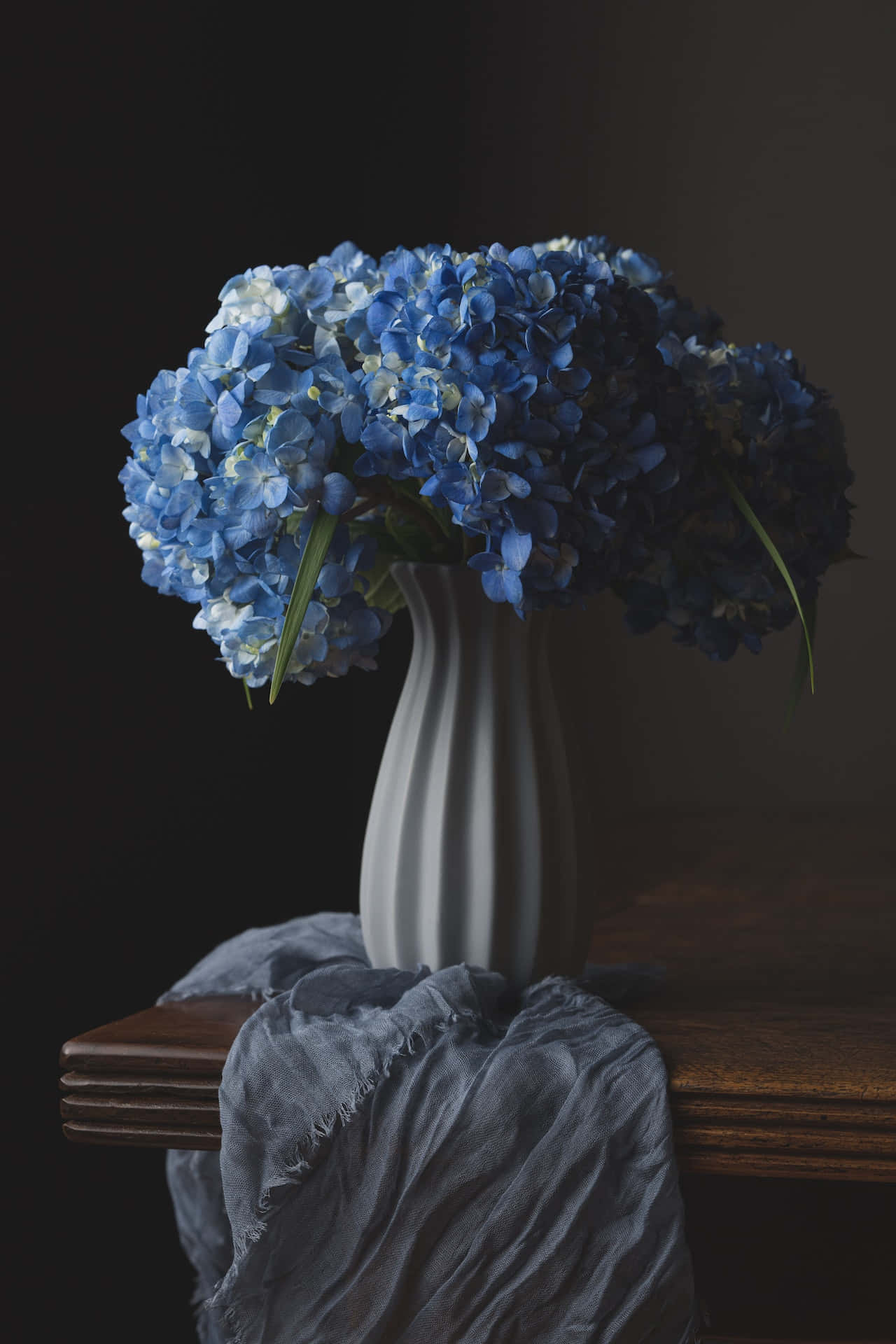 blue hydrangea bouquet, white vase, wooden table, Full HD Phone Wallpaper