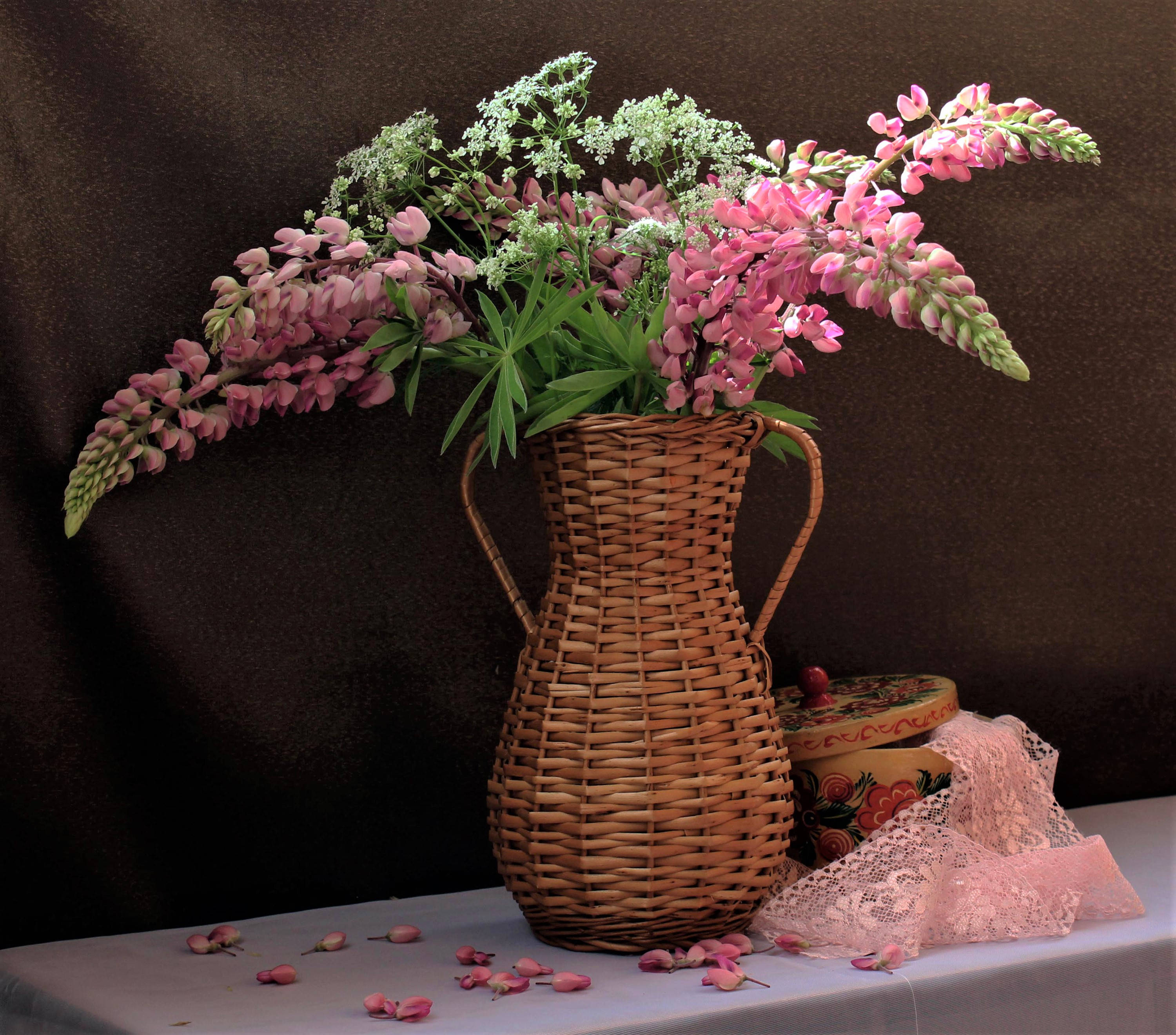 pink lupines, woven flower vase, baby's breath, 2K Desktop Wallpaper