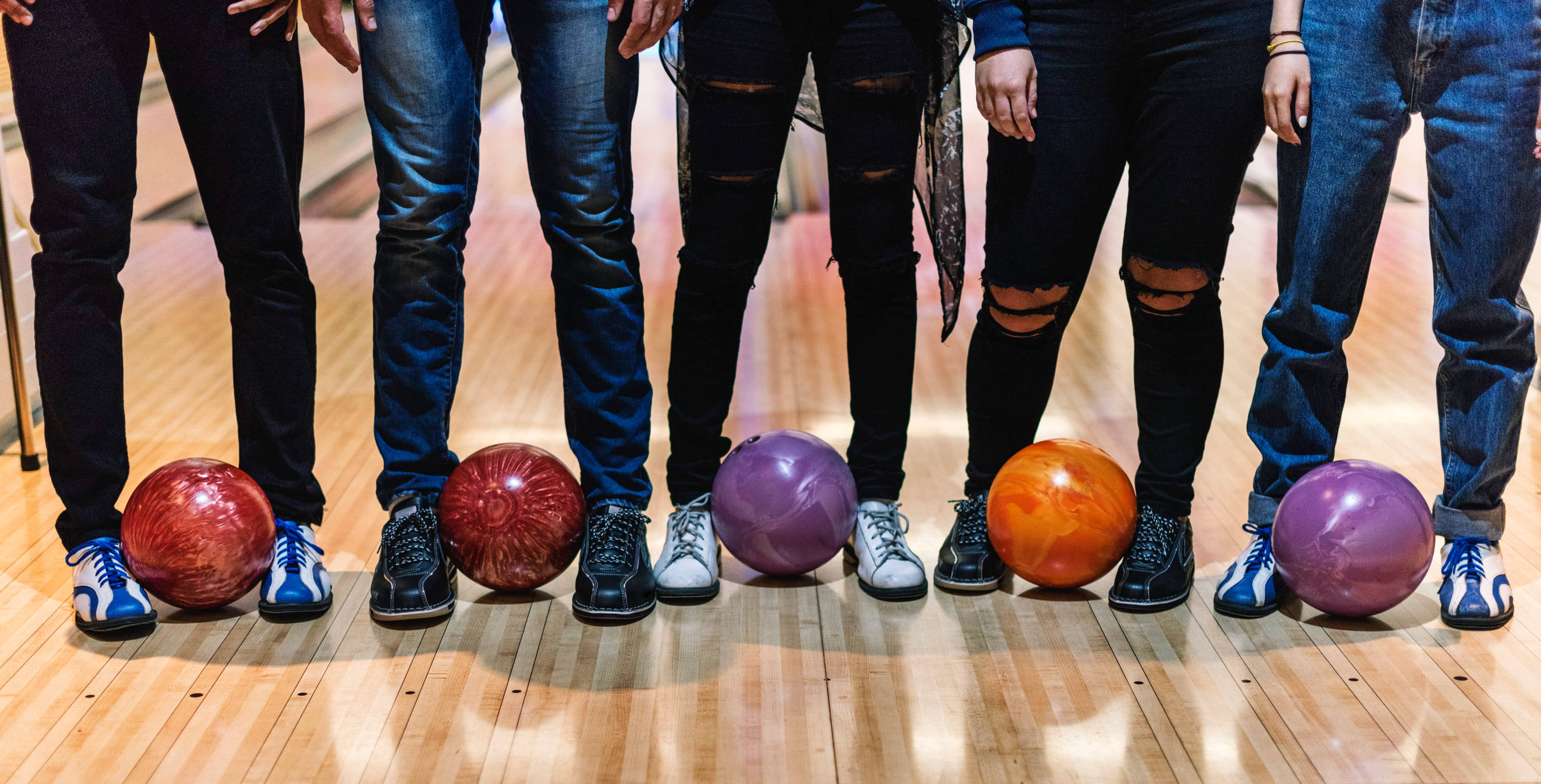 bowling, bowling balls, lane, 4K Desktop Wallpaper
