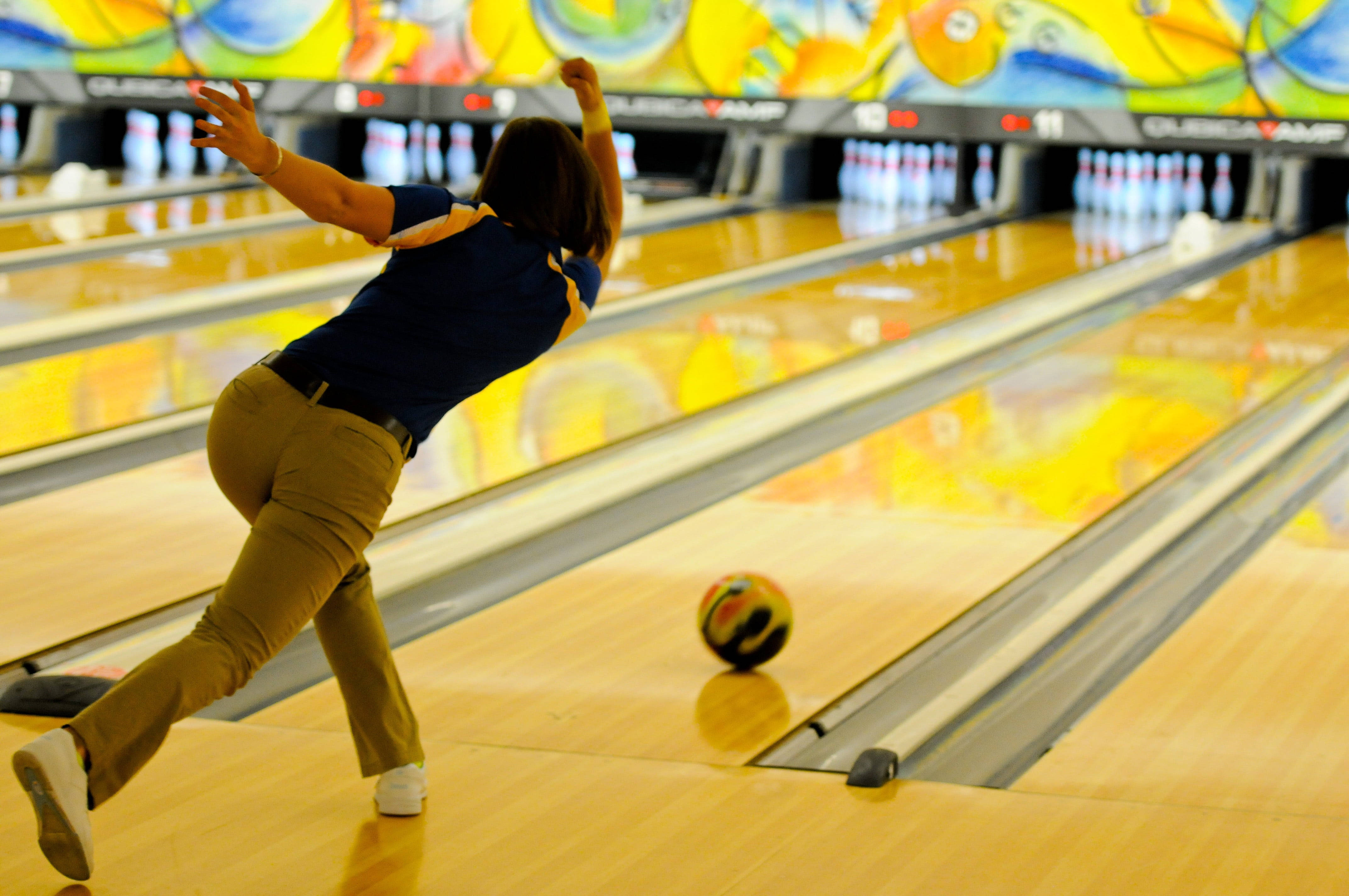 blue shirt, khaki pants, colorful ball, 4K Desktop Wallpaper
