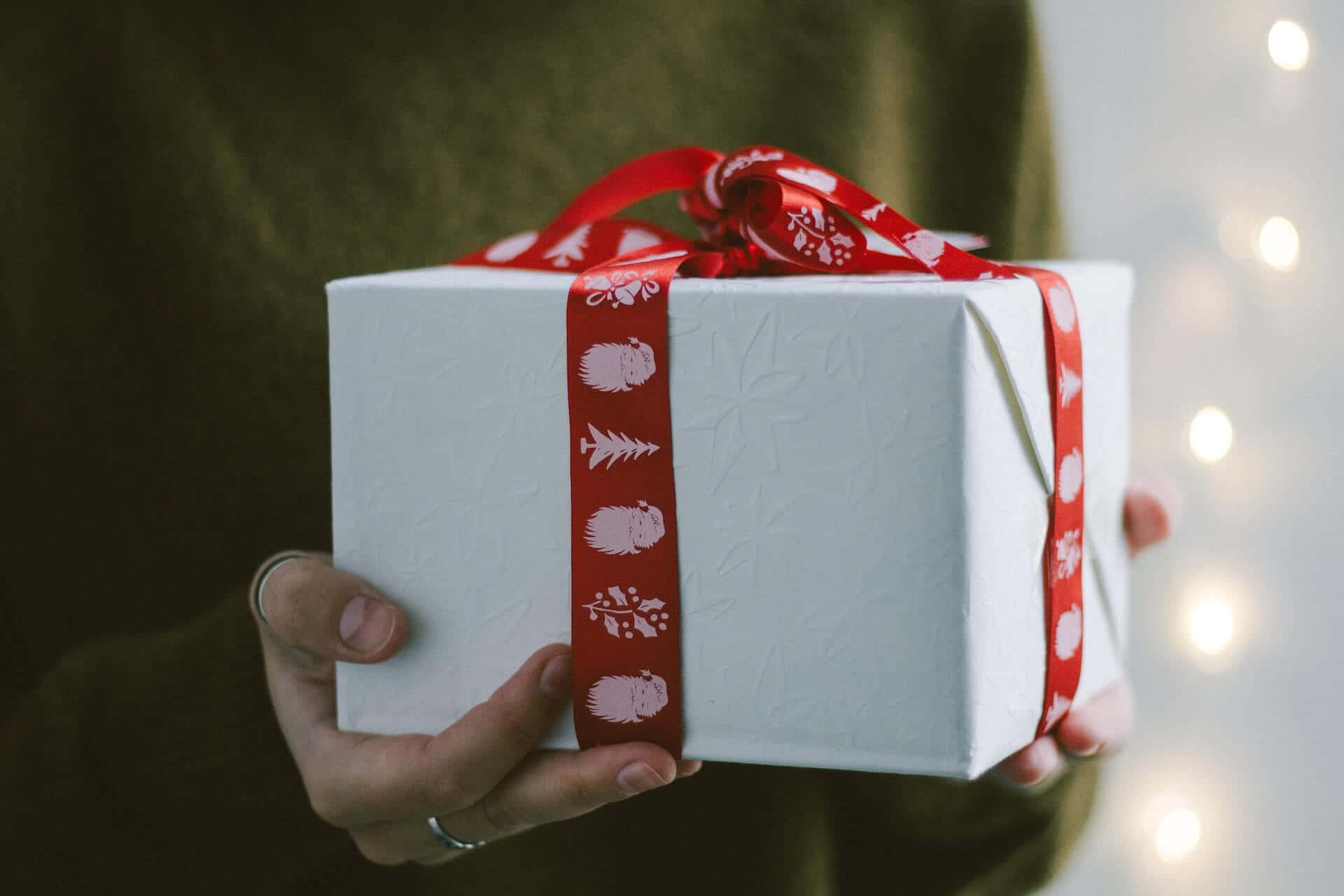 white textured gift box, red ribbon, snowman tree pattern, Full HD Desktop Wallpaper