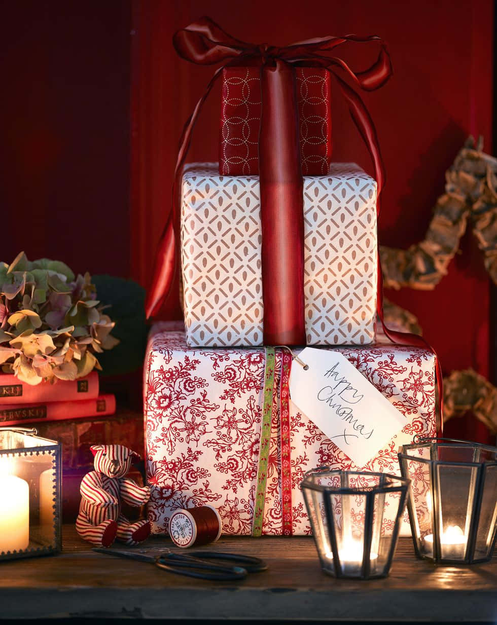 Boxing Day, Christmas gifts, red and white patterns, SD Phone Wallpaper