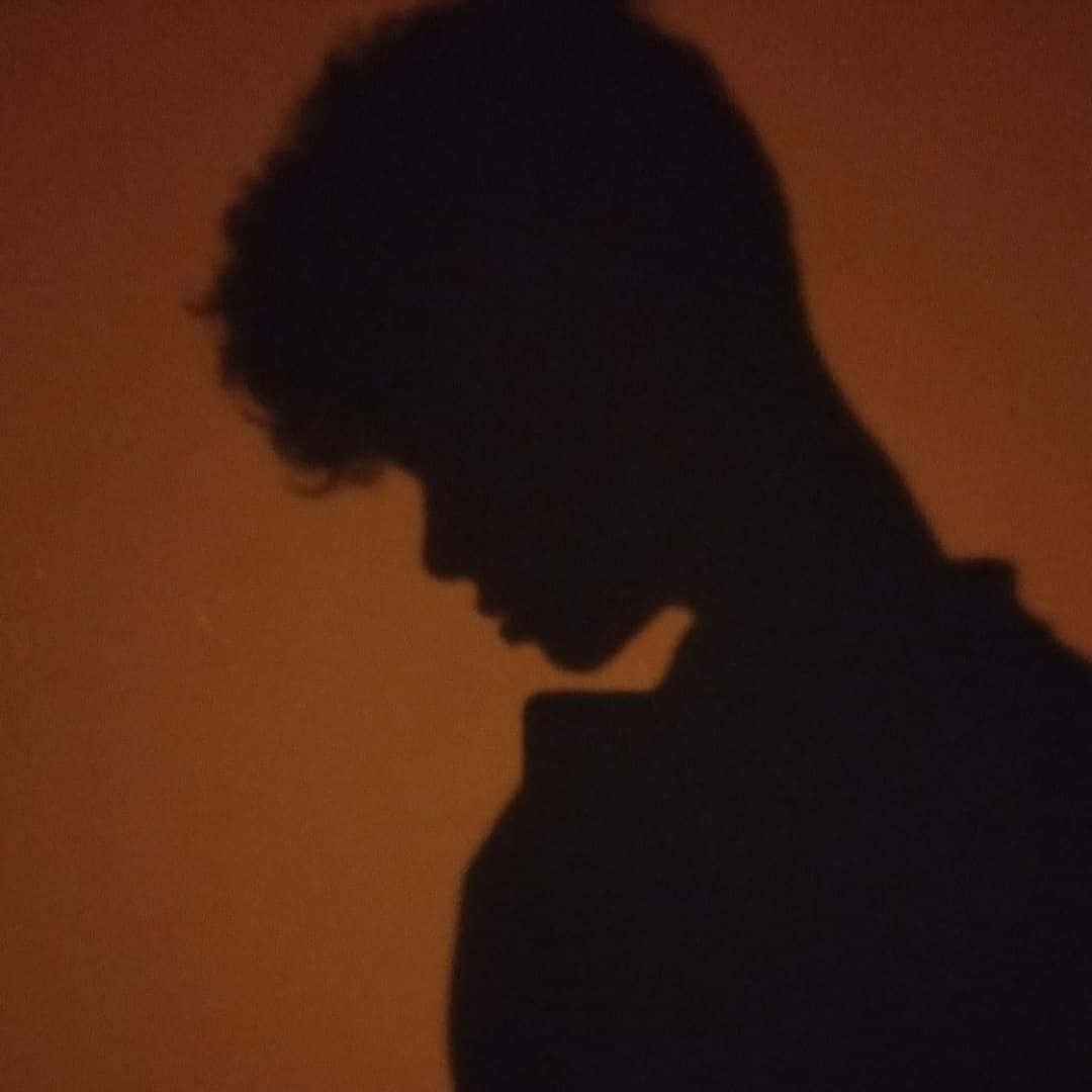 curly haired shadow pfp, enigmatic curly-haired figure, profile, SD Desktop Wallpaper