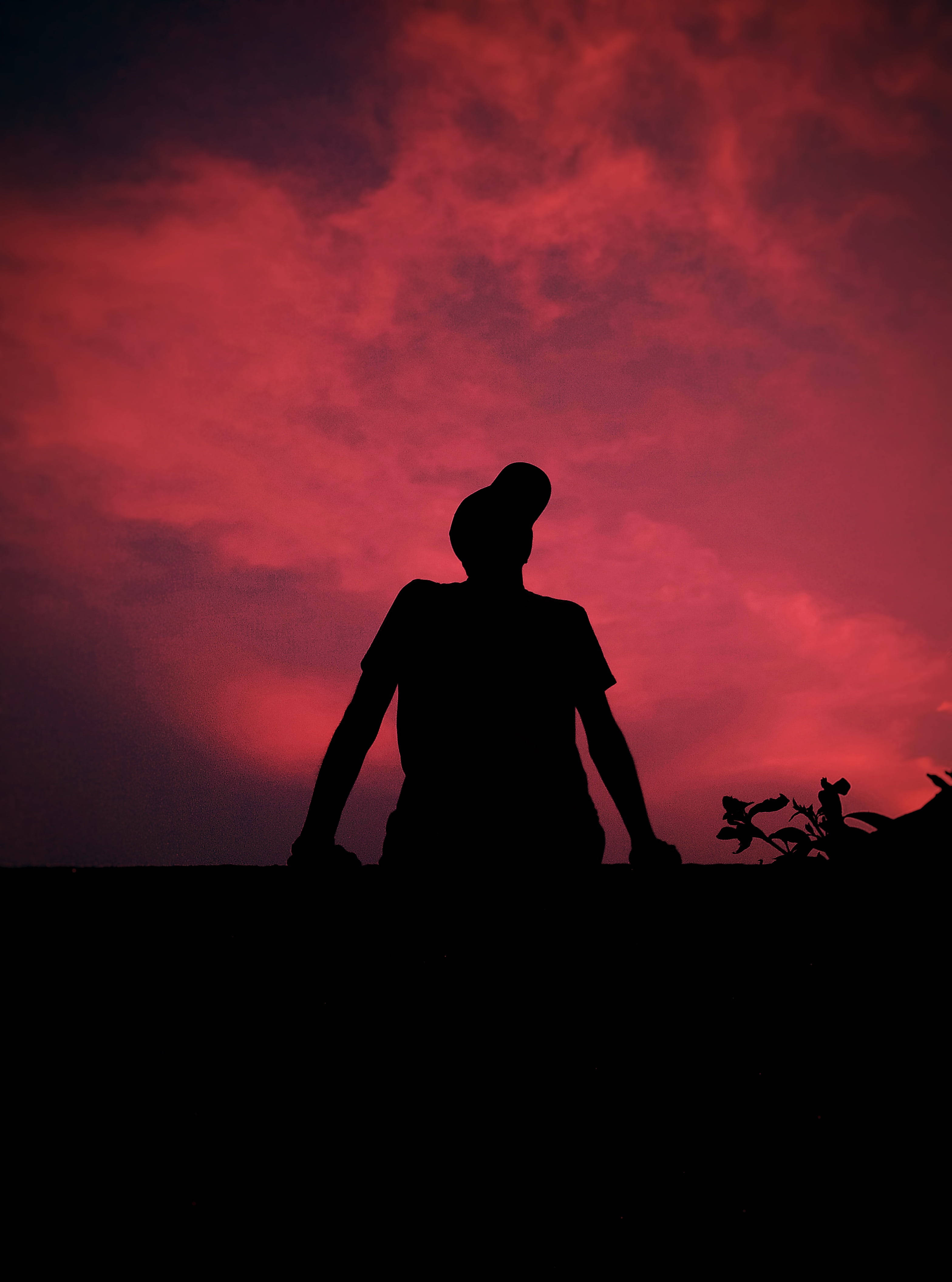 Boy, pink sky, fiery red and purple sunset, 4K Phone Wallpaper