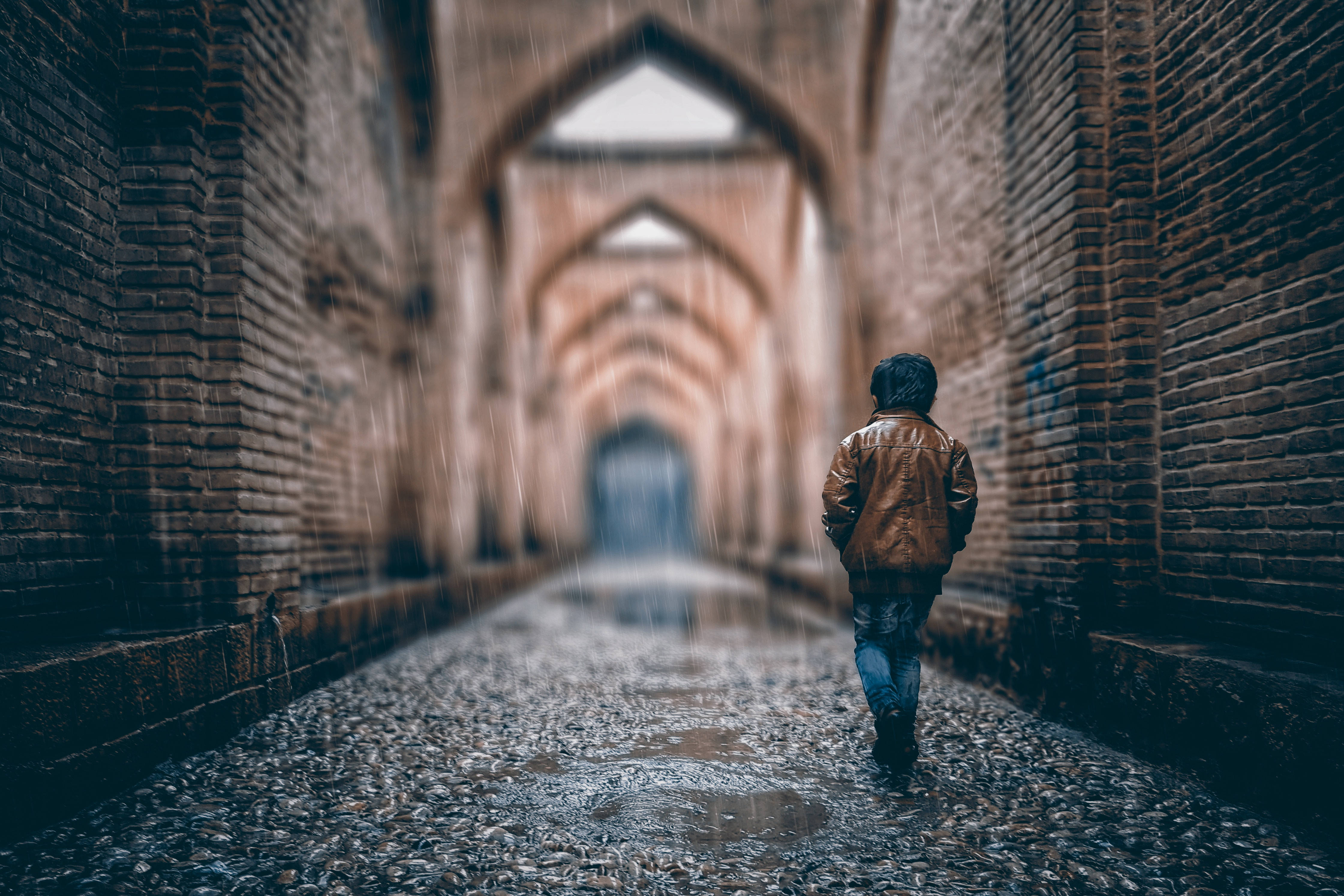 boy, rainy day, brown jacket, 4K Desktop Wallpaper