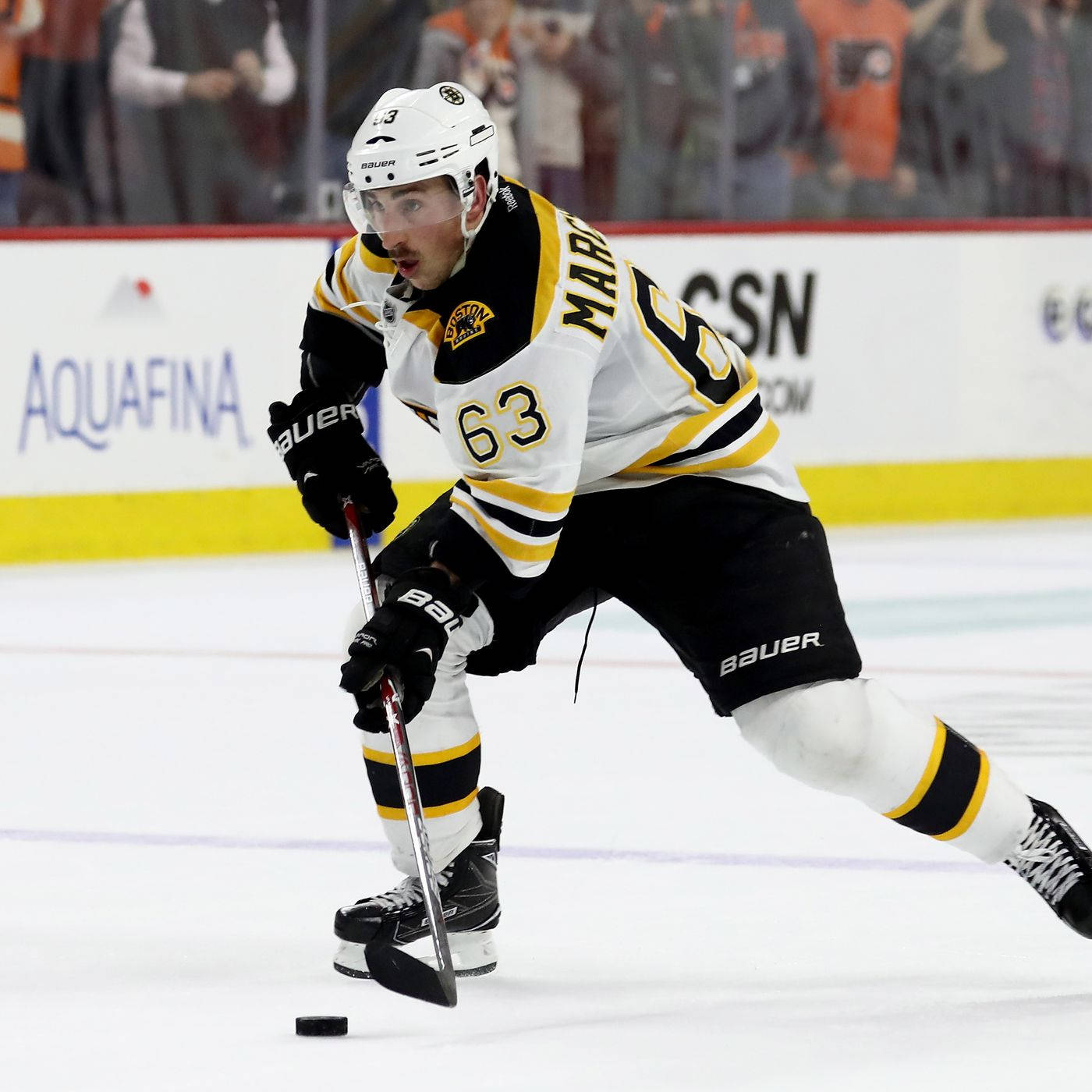 Brad Marchand, left wing, black and gold uniform, HD Desktop Wallpaper