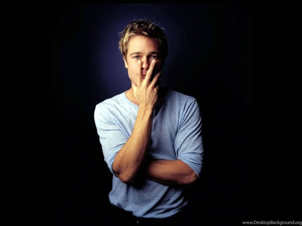 Brad Pitt, light blue shirt, dark background, SD Desktop Wallpaper