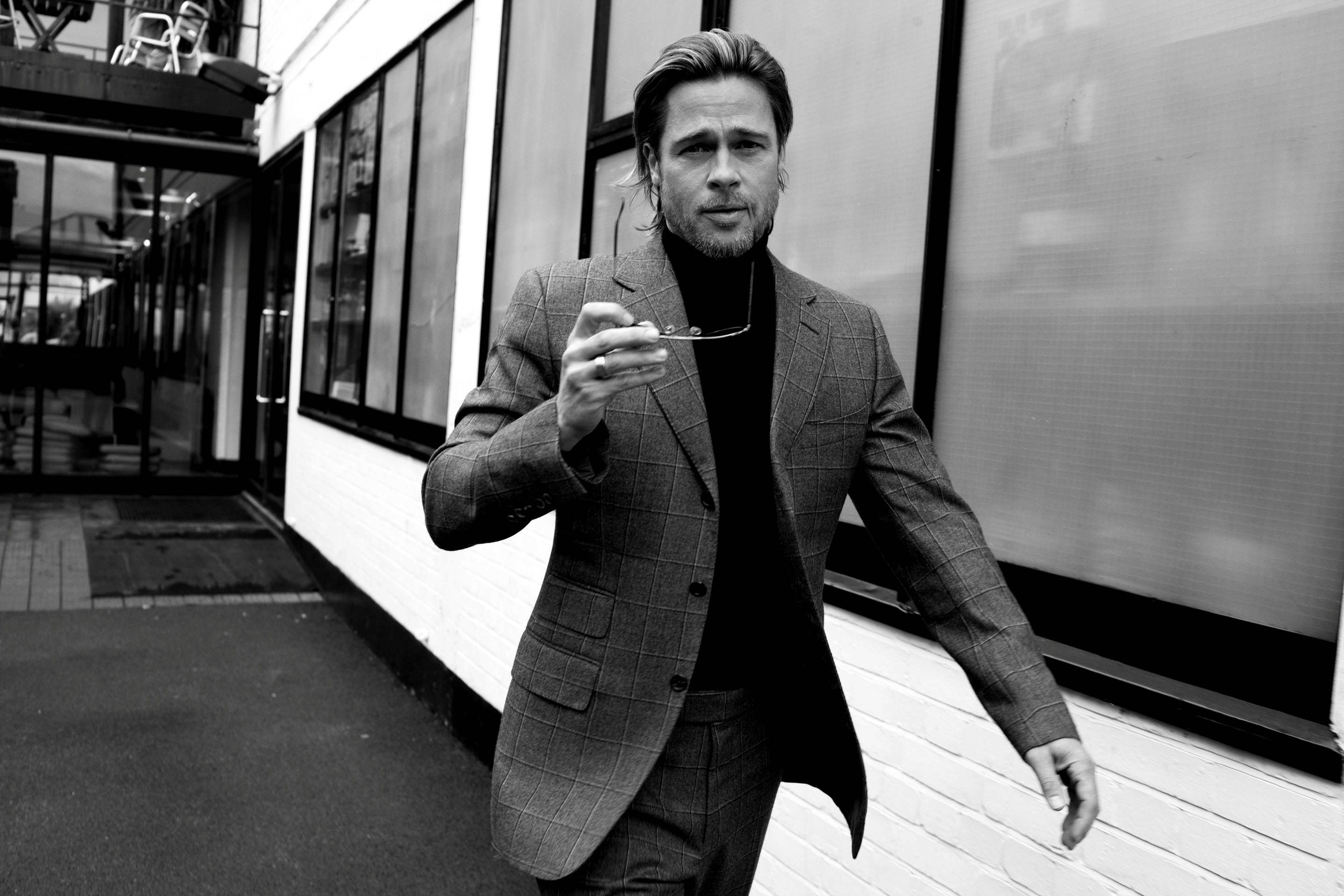 Brad Pitt, checkered suit, glasses, 2K Desktop Wallpaper