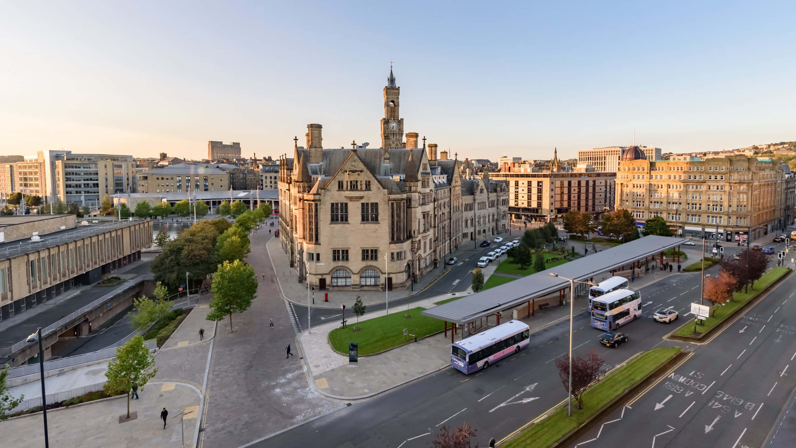Bradford, United Kingdom, historic stone building, 2K Desktop Wallpaper