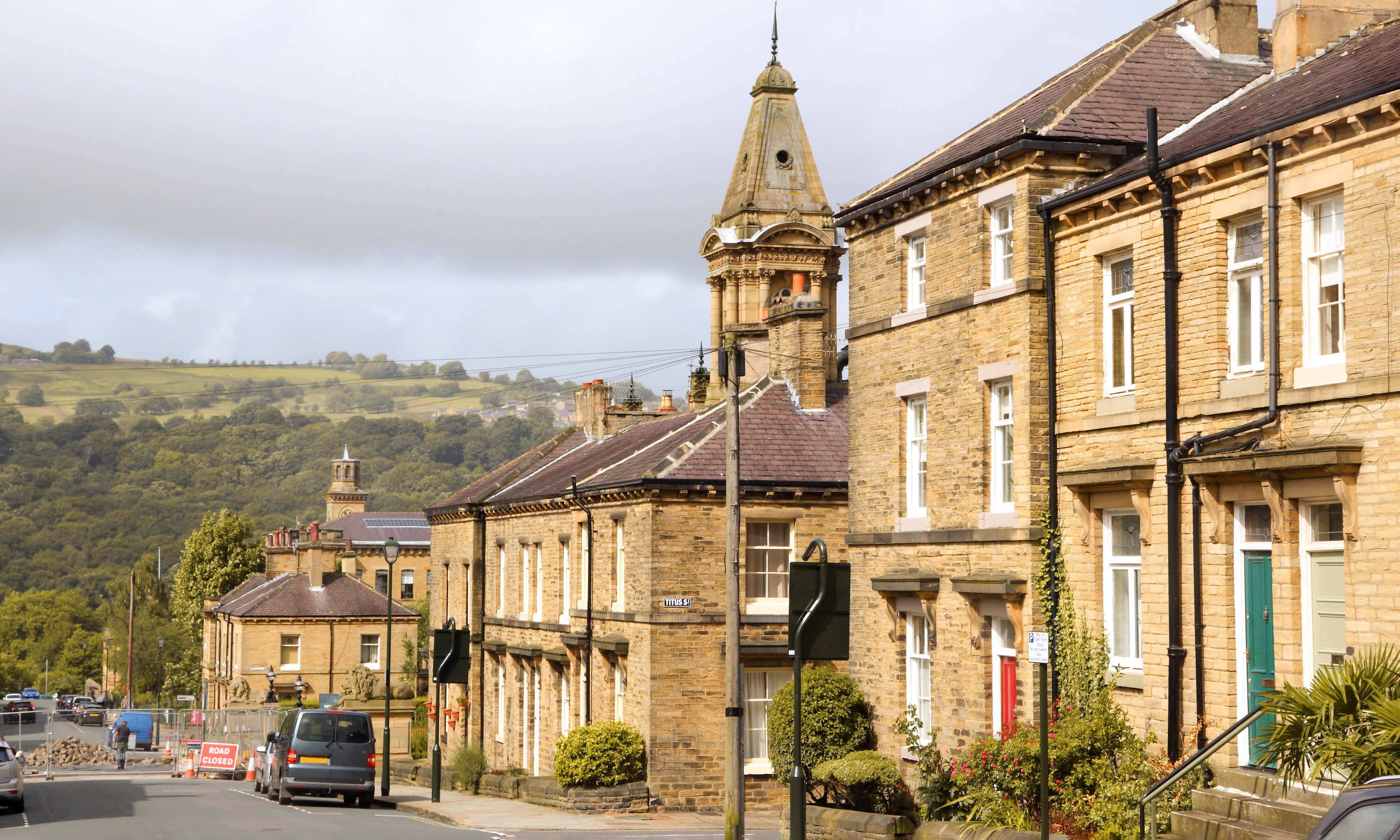 Bradford United Kingdom, historic stone terraced houses, red roofs, 4K Desktop Wallpaper