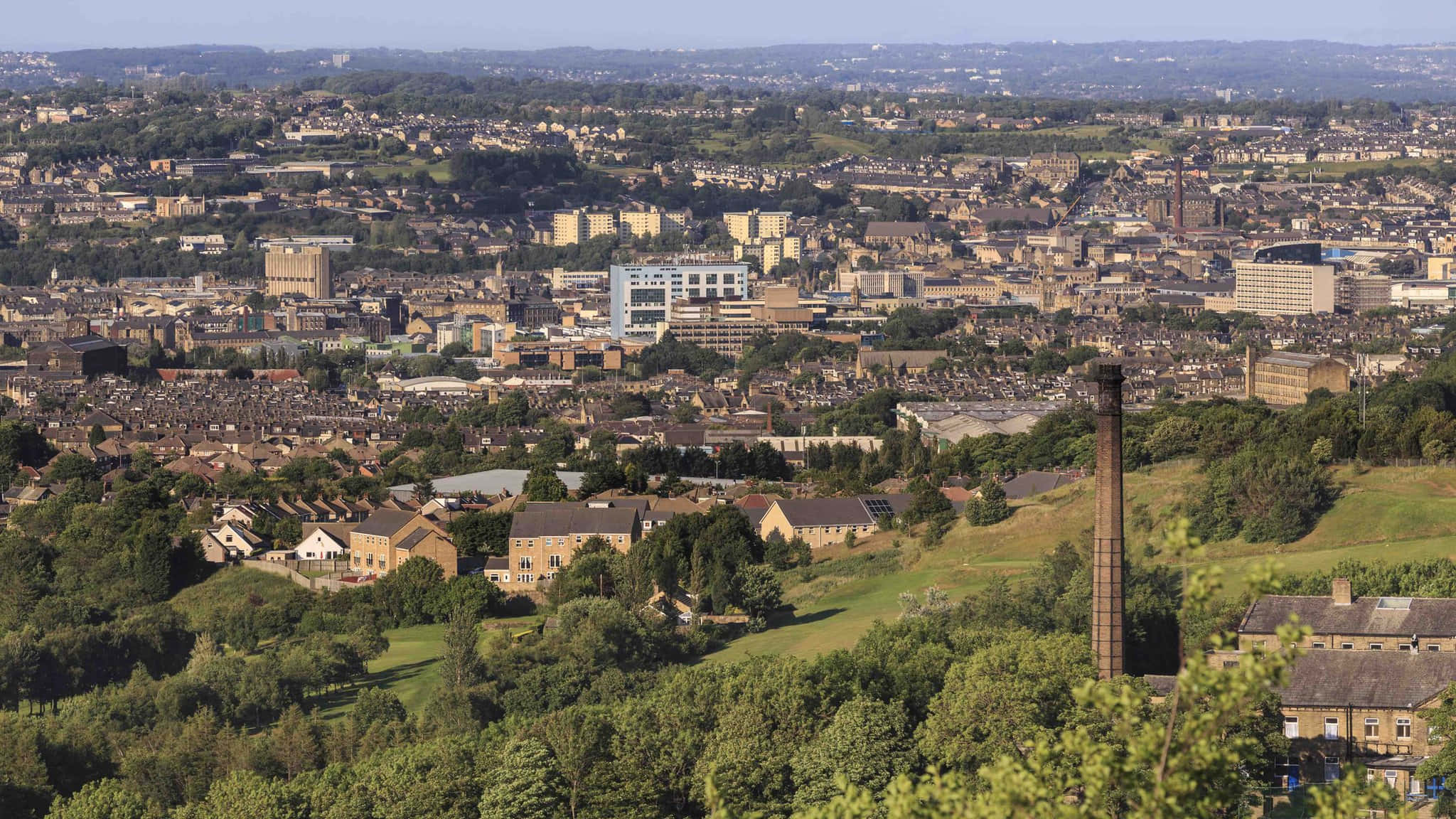 Bradford Cityscape, clear sky, dense residential areas, Full HD Desktop Wallpaper