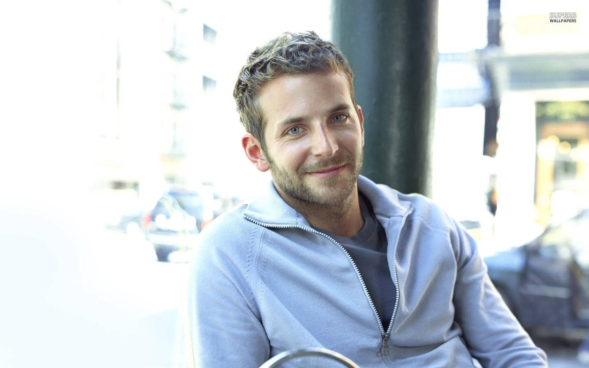 Bradley Cooper, light gray zip-up hoodie, short hair, Full HD Desktop Wallpaper