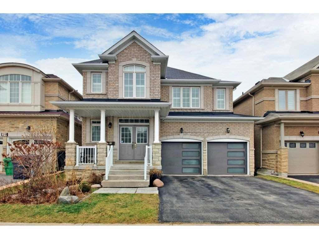 Brampton, suburban home, two-story brick house, SD Desktop Wallpaper