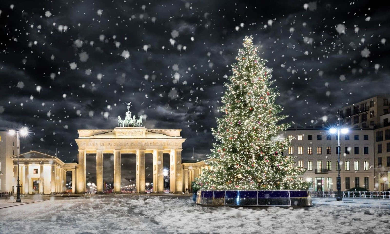 Brandenburg Gate, Christmas tree, snowfall, HD Desktop Wallpaper