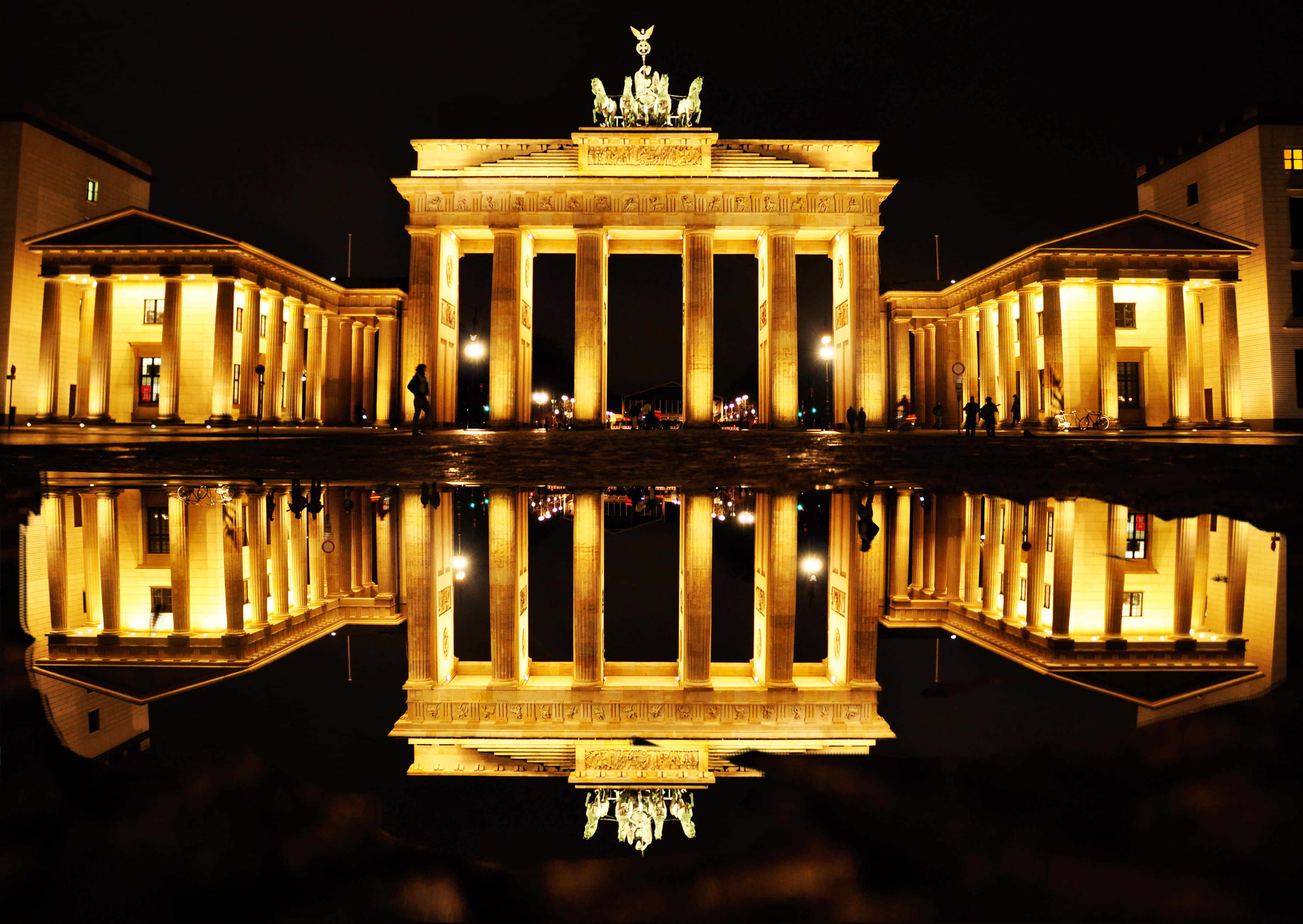 Brandenburg Gate, night, puddle, 4K Desktop Wallpaper