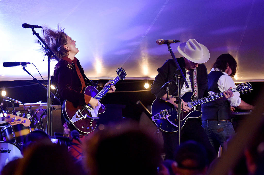 Brandi Carlile, band, electric guitars, SD Desktop Wallpaper