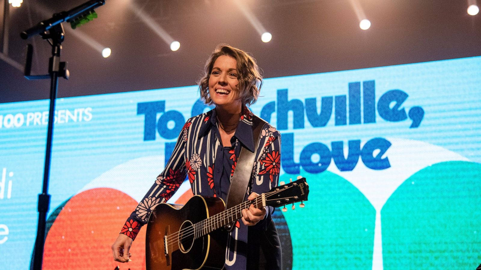 Brandi Carlile, acoustic guitar, brightly lit stage, HD Desktop Wallpaper