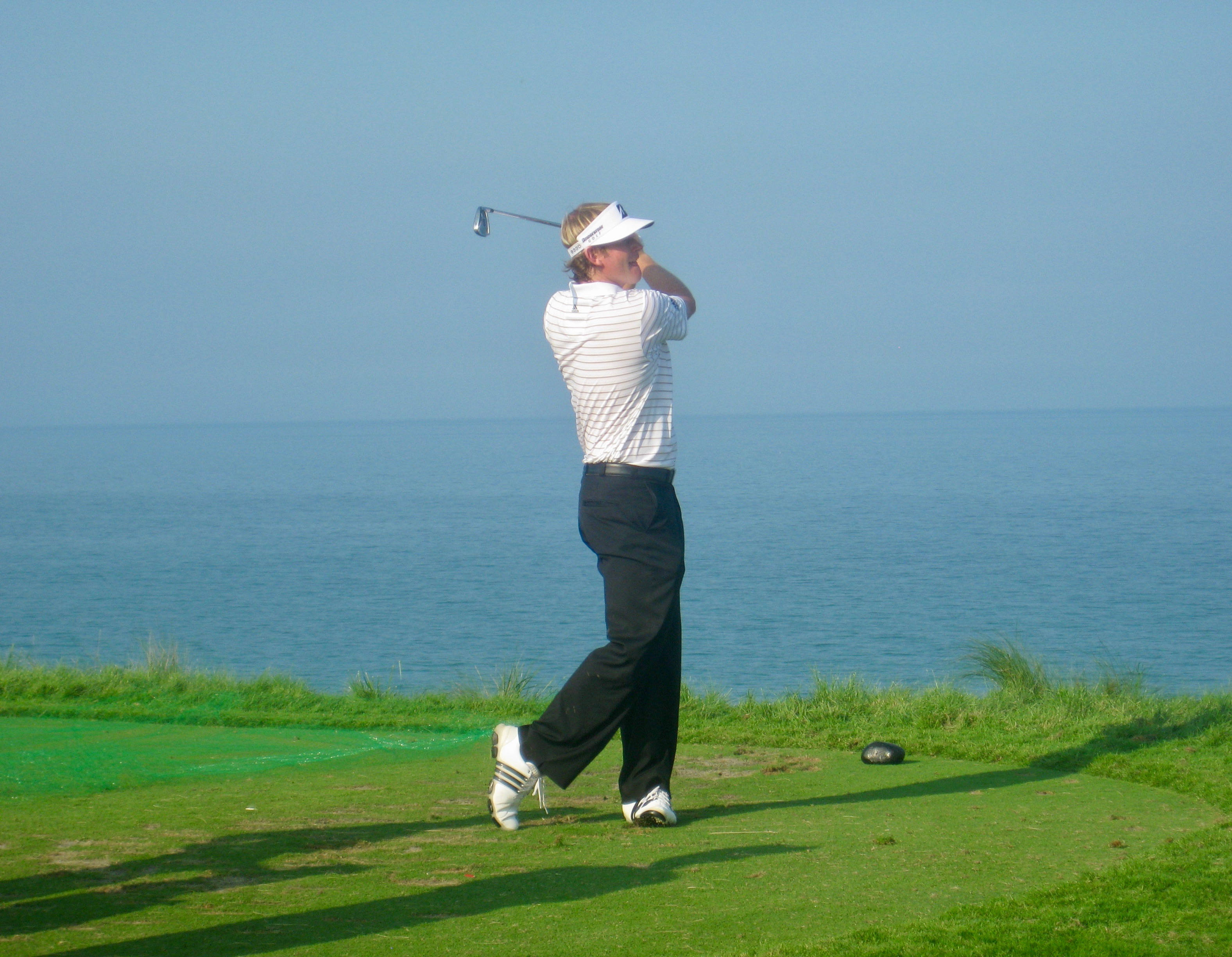 Brandt Snedeker, coastal course, ocean, 2K Desktop Wallpaper