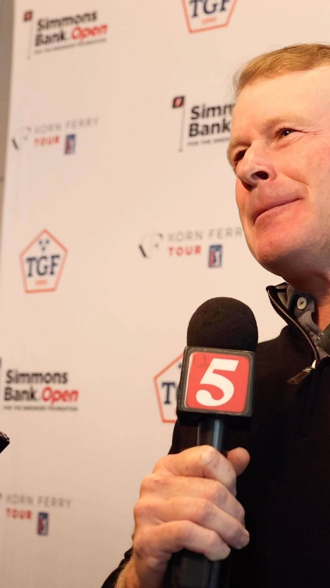 Brandt Snedeker, black jacket, microphone, Full HD Phone Wallpaper