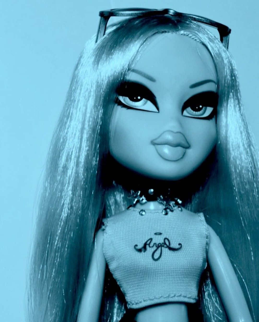 Bratz Doll Aesthetic, silver hair, glasses, HD Phone Wallpaper