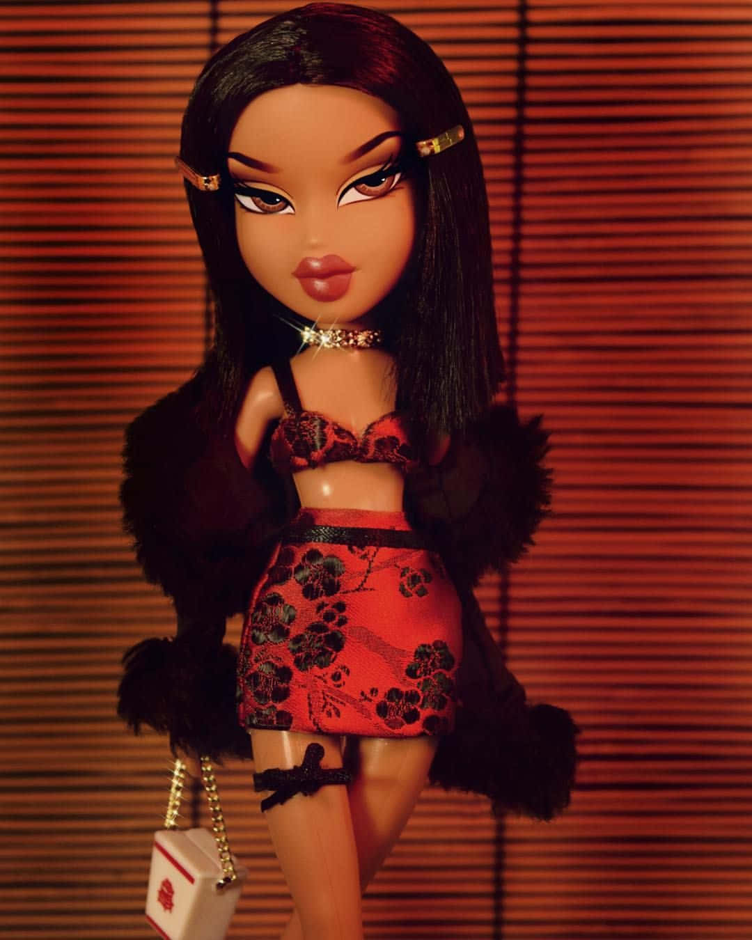 Bratz doll, red floral outfit, black fur stole, HD Phone Wallpaper